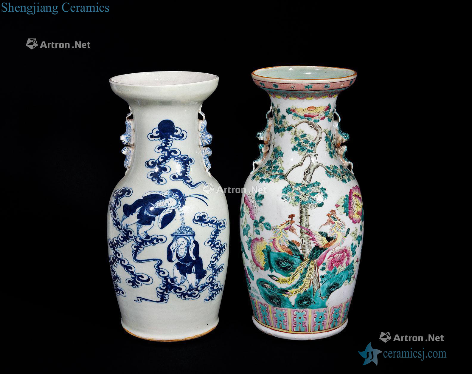 Qing dynasty blue and white powder enamel figure bottles each (group a)