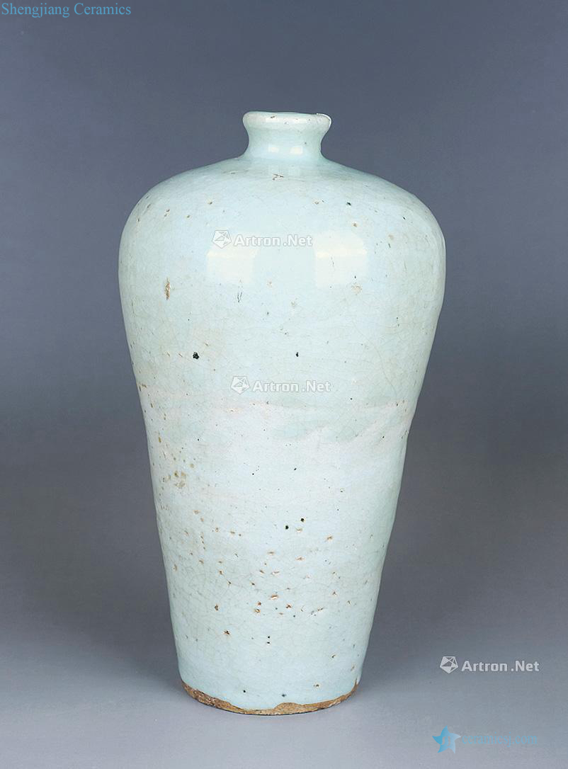 Sweet white glazed Ming mei bottles