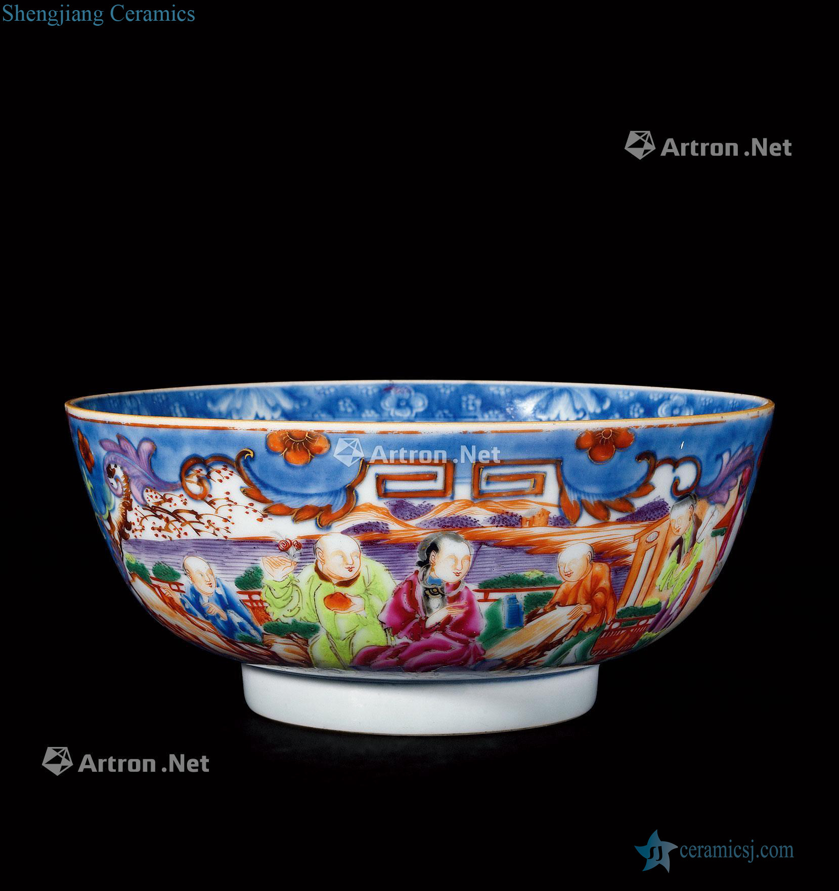 In the qing qianlong outside pastel blue medallion bowl
