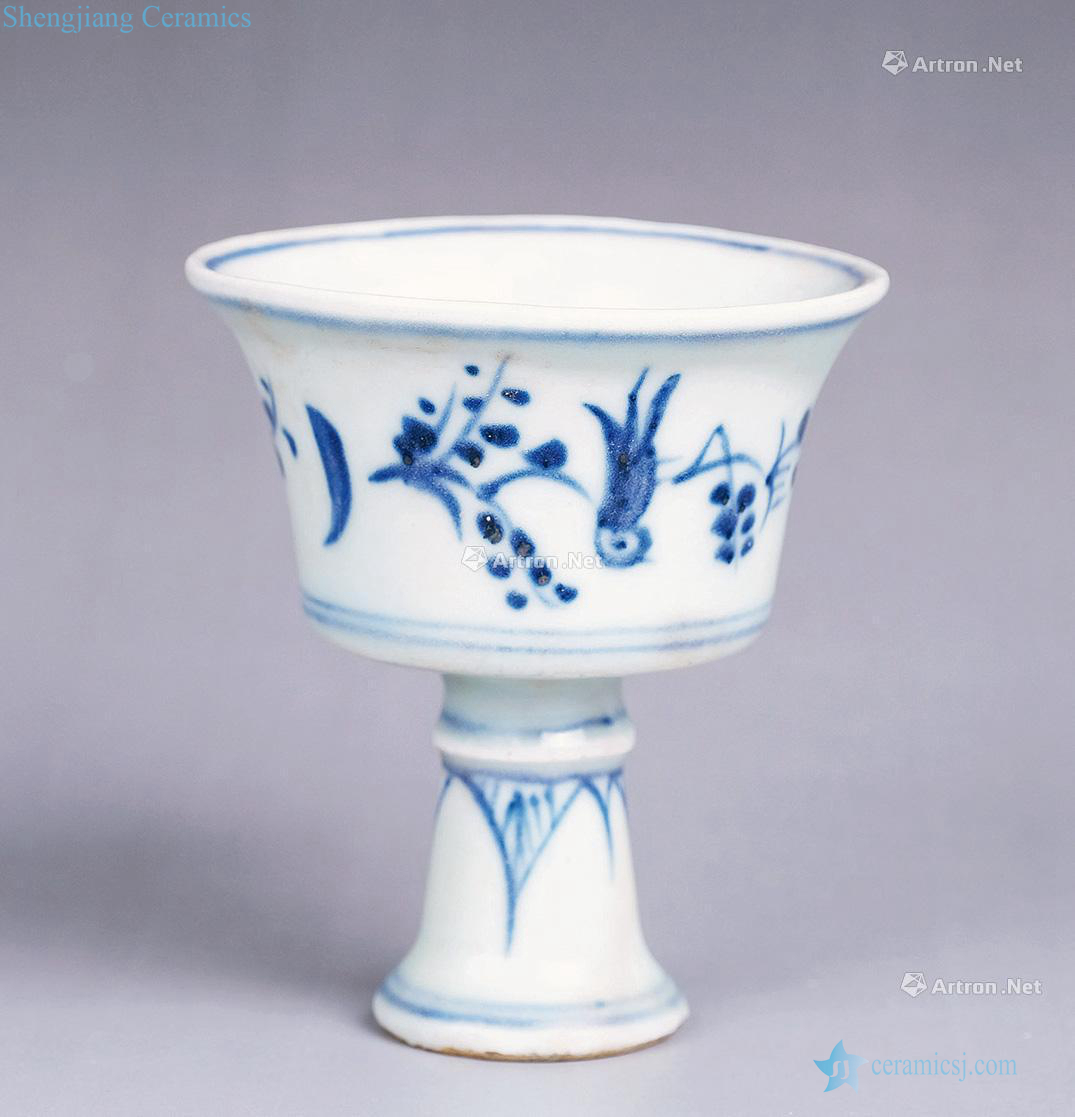 Ming Blue and white flower on grain footed cup