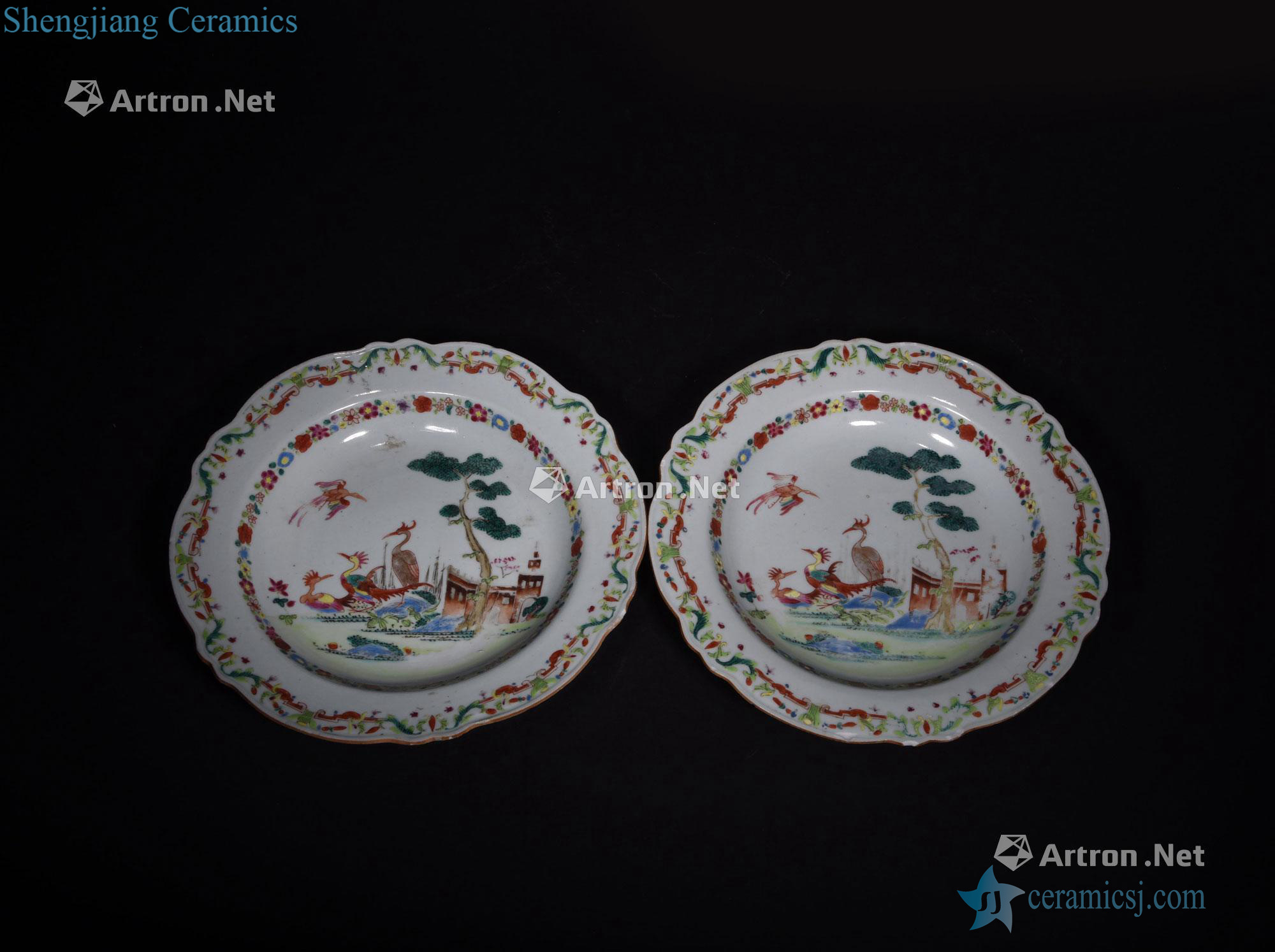 Qing qianlong pastel painting of flowers and flower mouth tray (a)