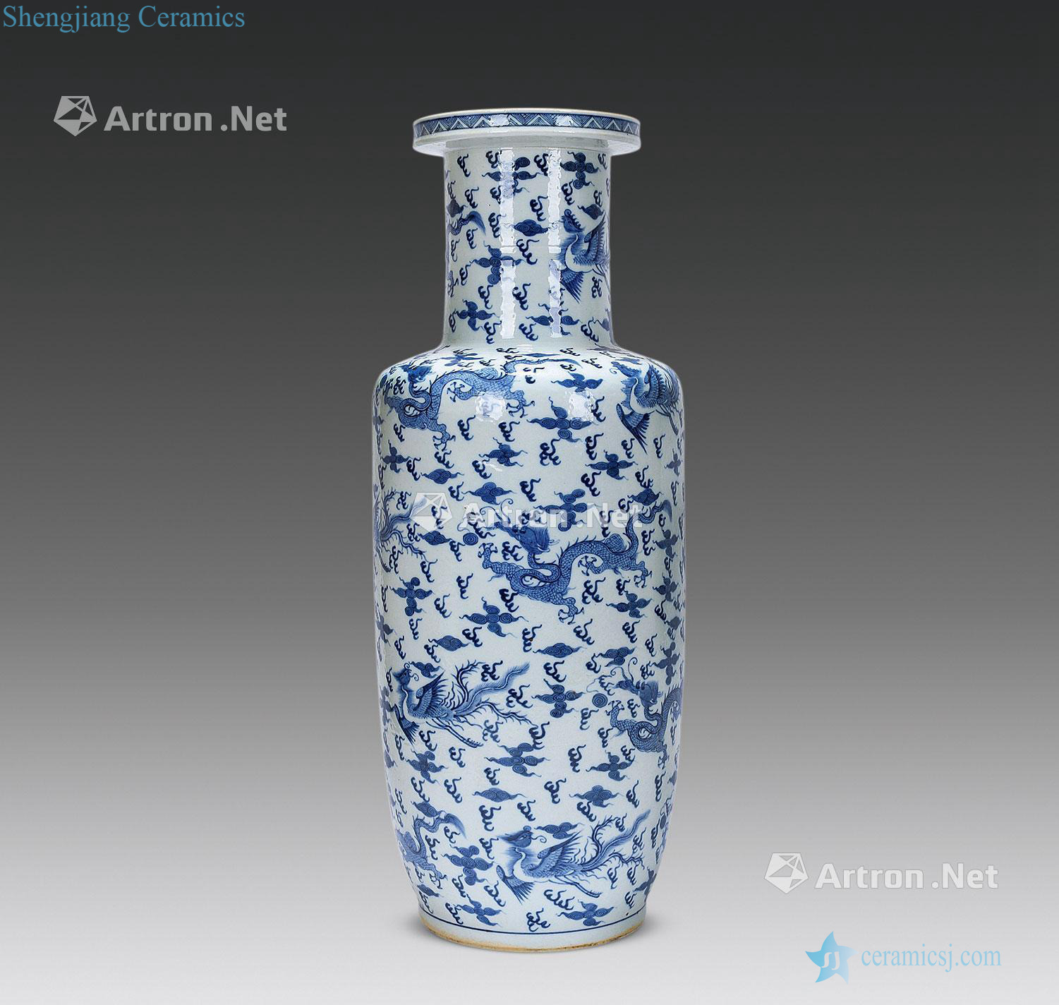 qing Blue and white longfeng lines were bottles