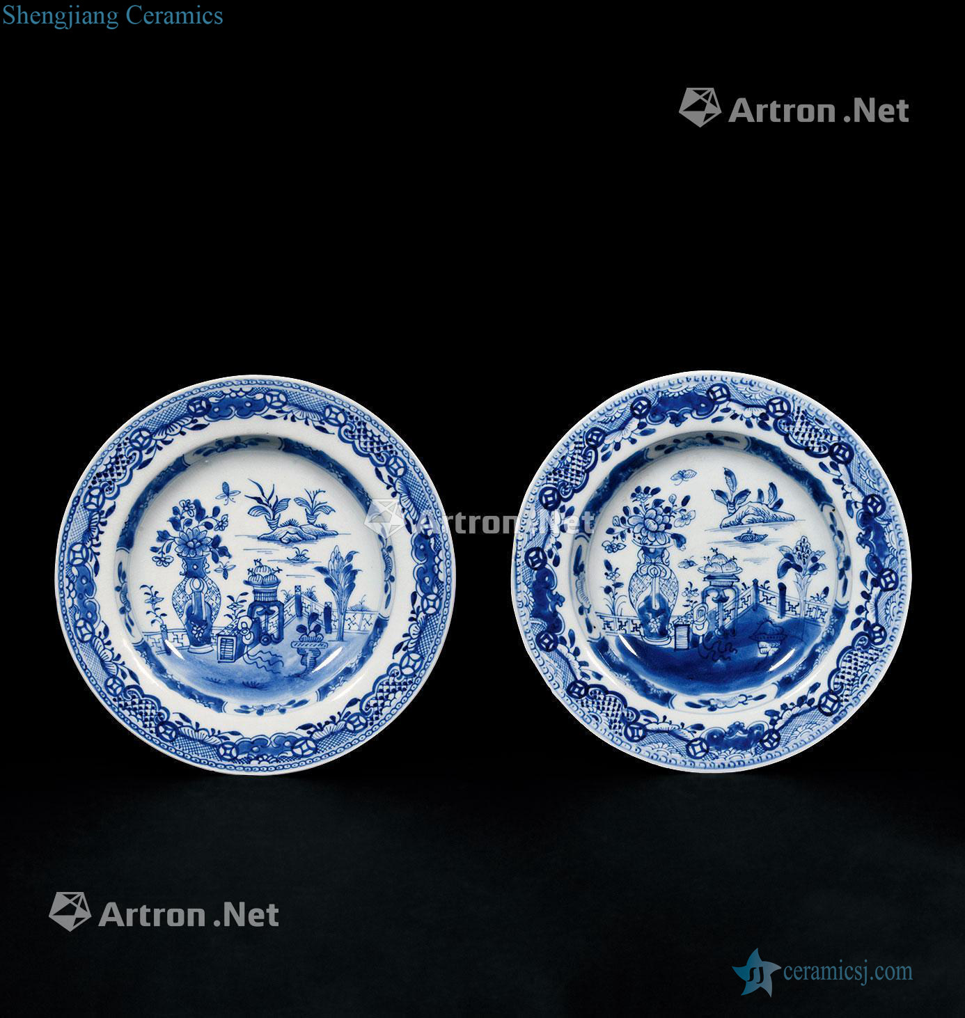 Qing dynasty blue and white antique tray (a)