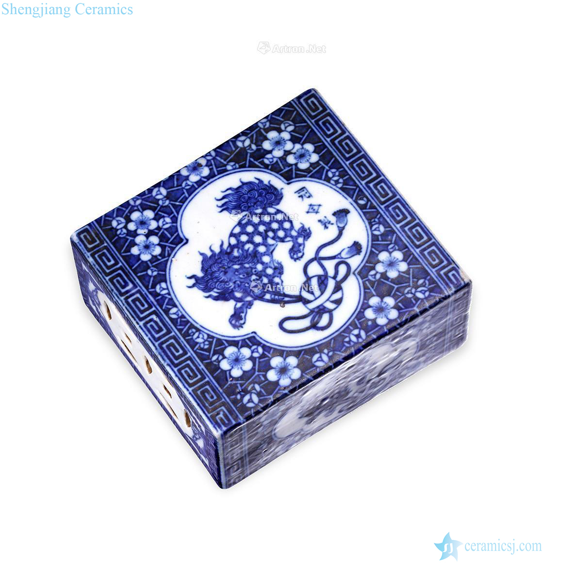 In the qing dynasty Blue and white lion grain porcelain pillow