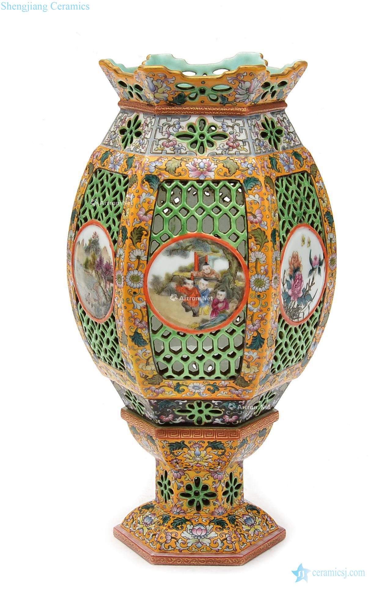 Pastel hollow out characters of flowers and birds in the qing dynasty grain six-party palace lantern