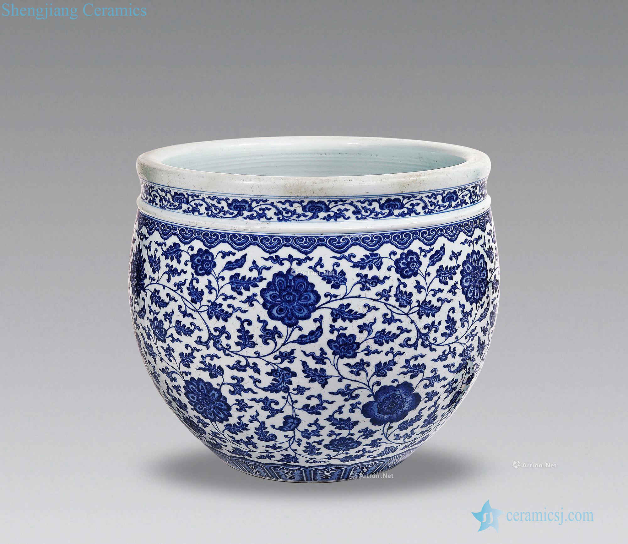 qing Blue and white lotus flower print cylinder