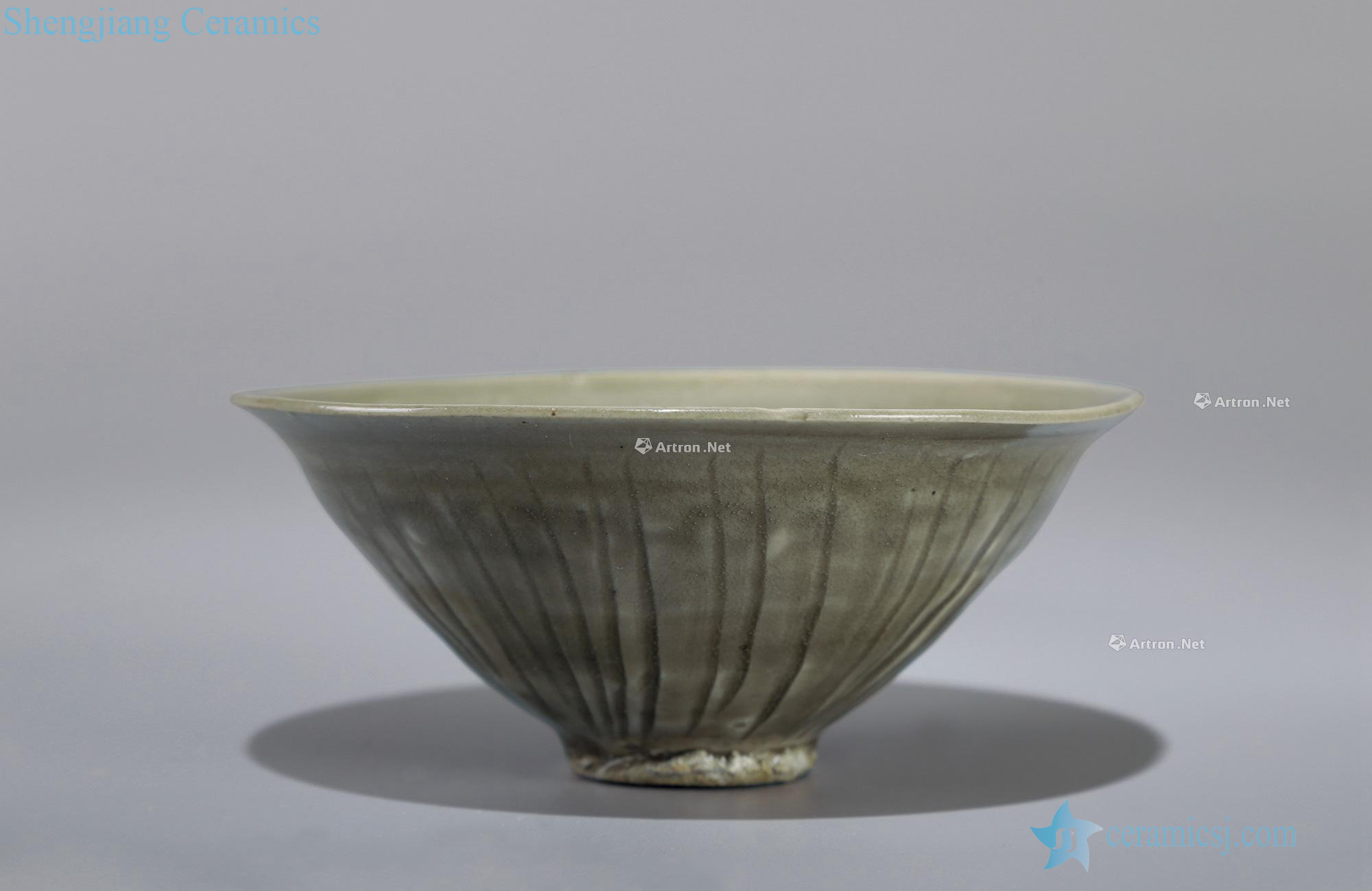 The song dynasty Yao state kiln printing group chrysanthemum grain lamp
