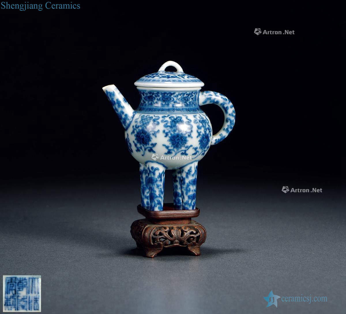 Qing qianlong · blue fold branch lotus sweet grain He pot