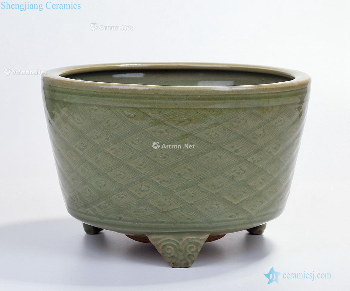 Ming Longquan celadon checkered furnace with three legs