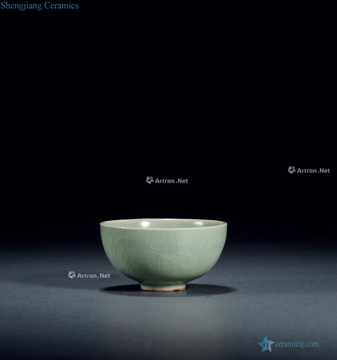 The southern song dynasty, longquan celadon powder blue glaze cup