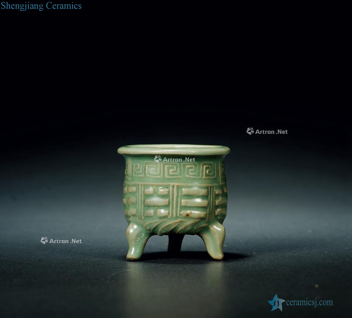 Song, yuan, longquan celadon gossip grain furnace with three legs