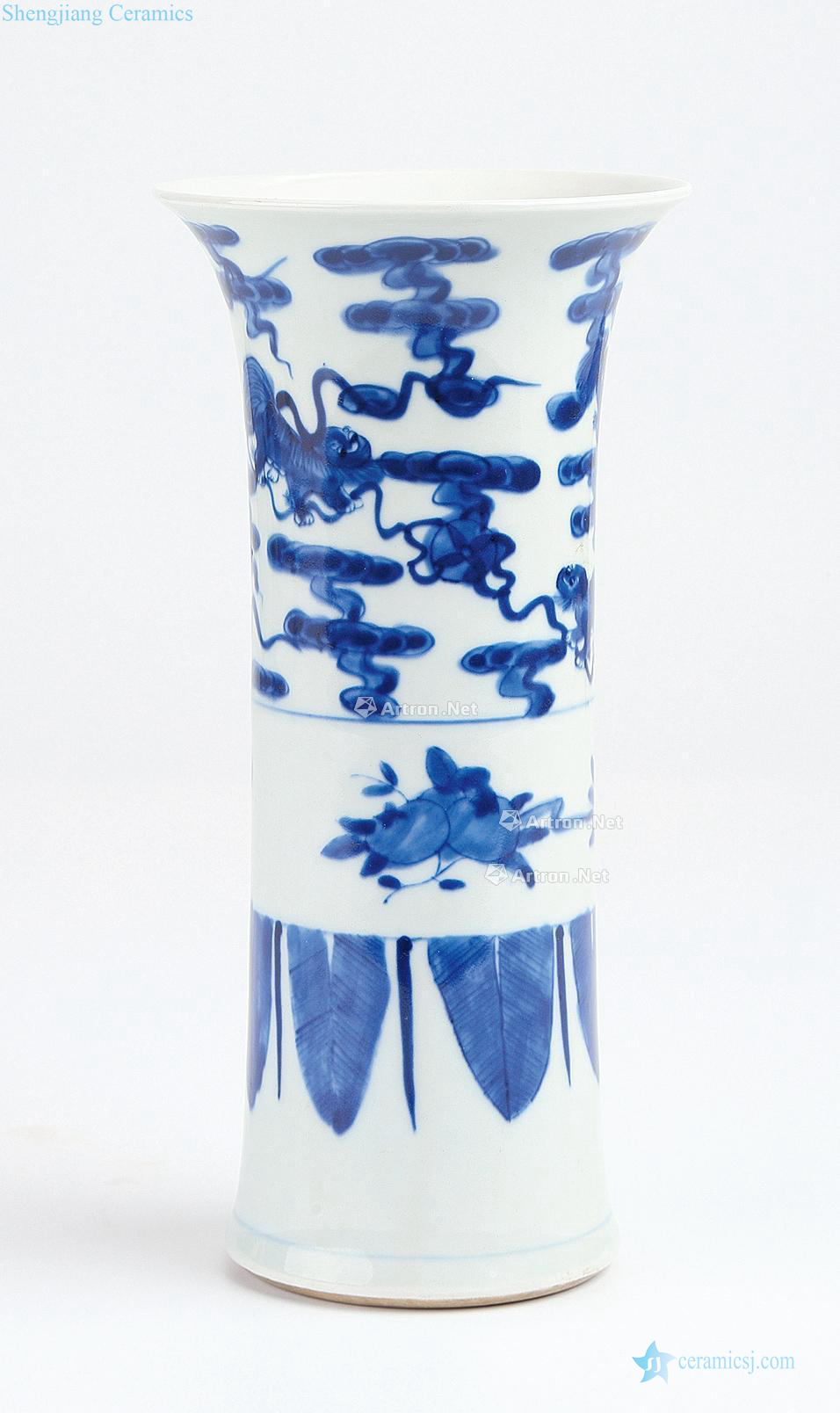 qing Blue and white xiangyun lion ZiWen vase with flowers