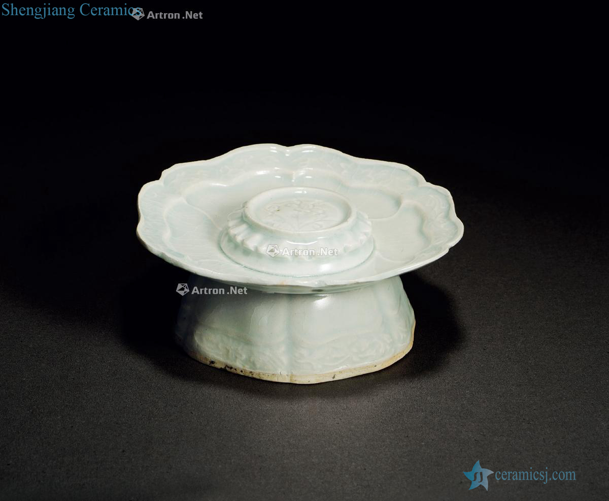 Southern song dynasty, left kiln sunflower shaped lamp
