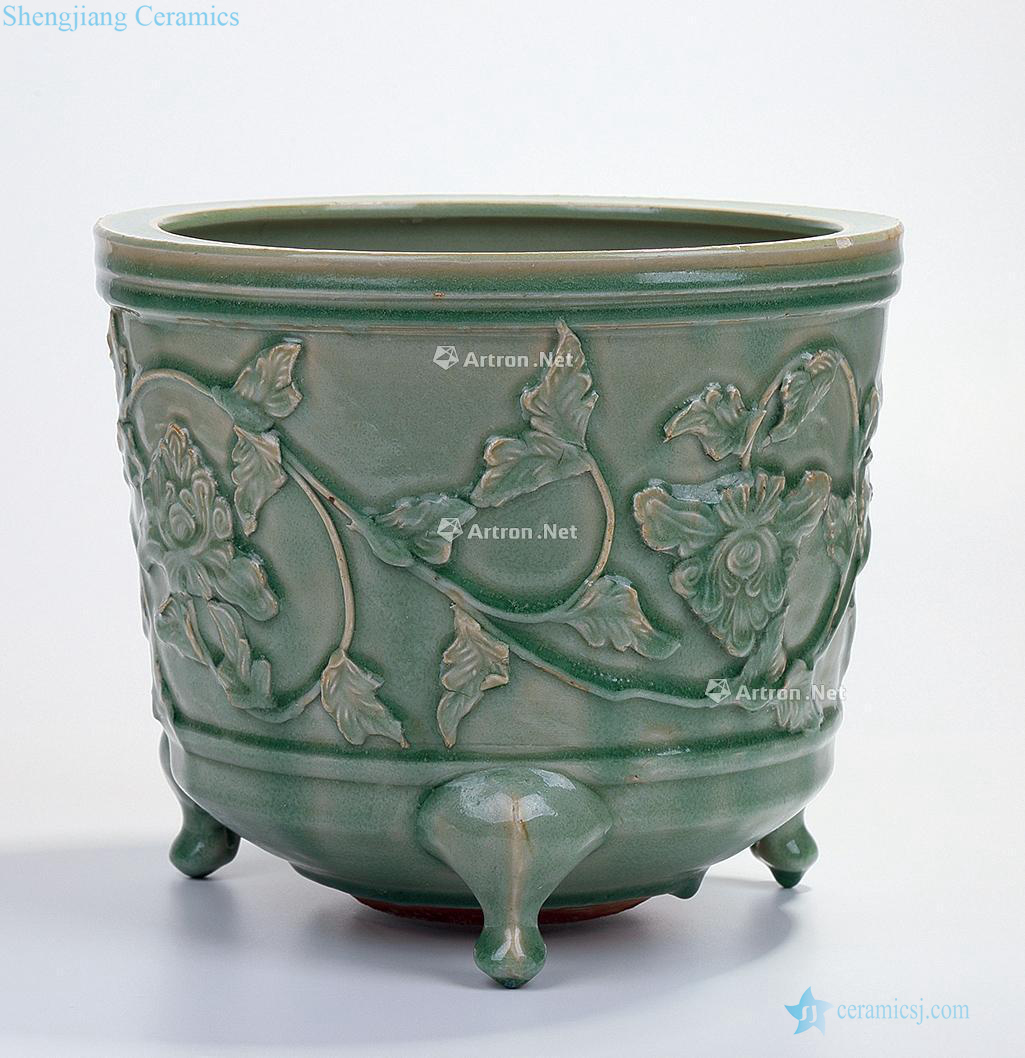 yuan Longquan celadon peony furnace with three legs