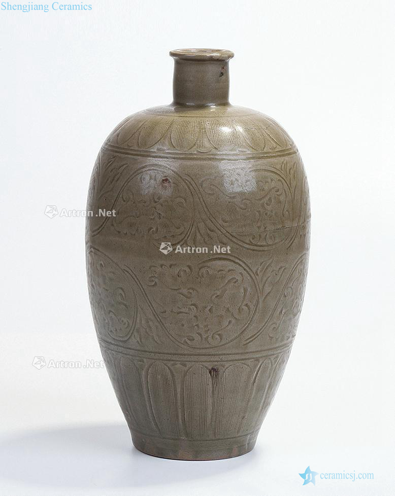 Northern song dynasty Longquan celadon lotus-shaped carved plum bottle