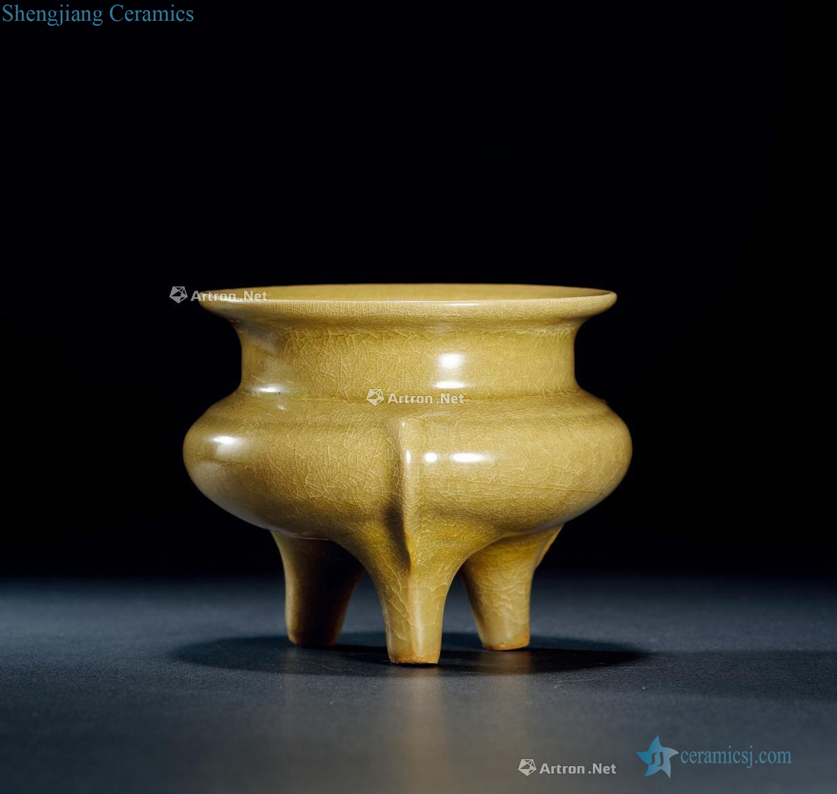 The southern song dynasty, longquan celadon cream-colored glaze by furnace