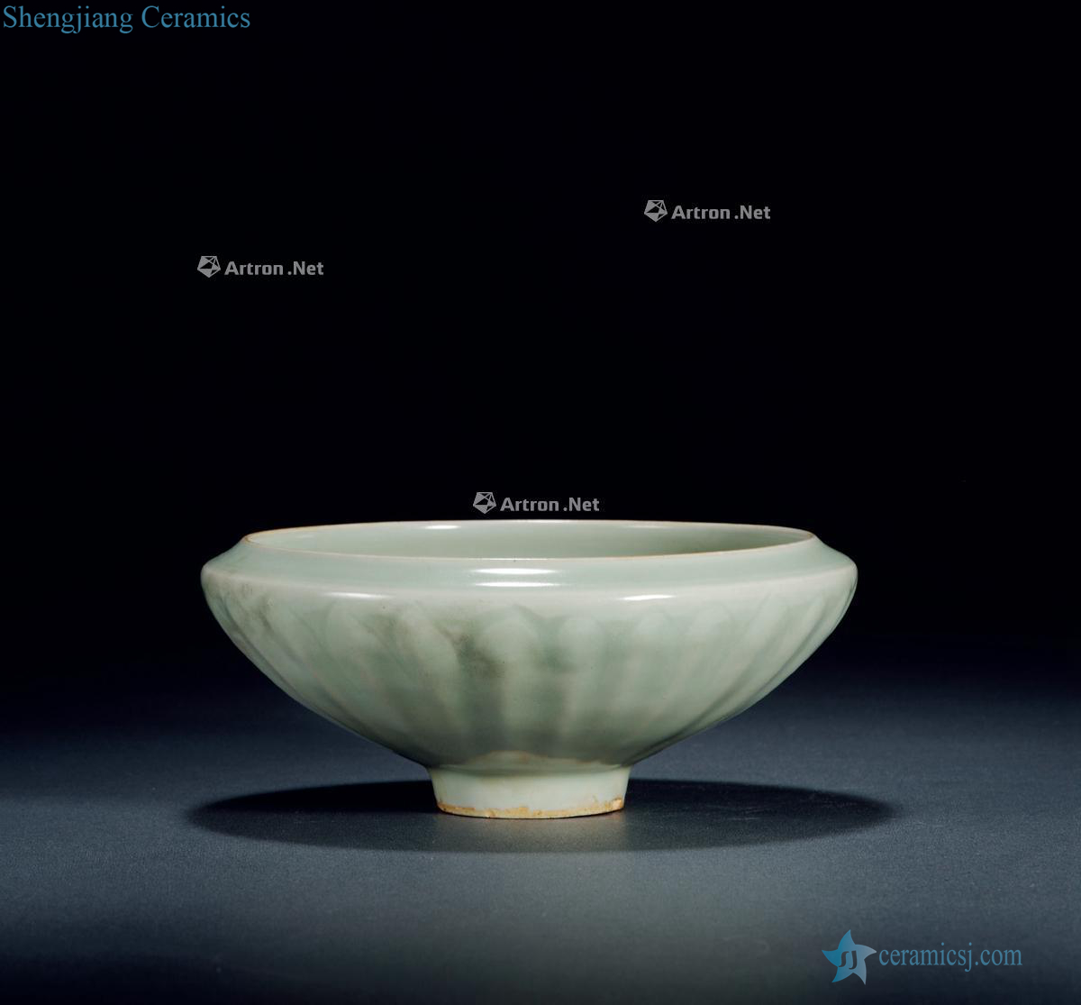 The southern song dynasty, longquan celadon powder blue glaze lotus-shaped bowl