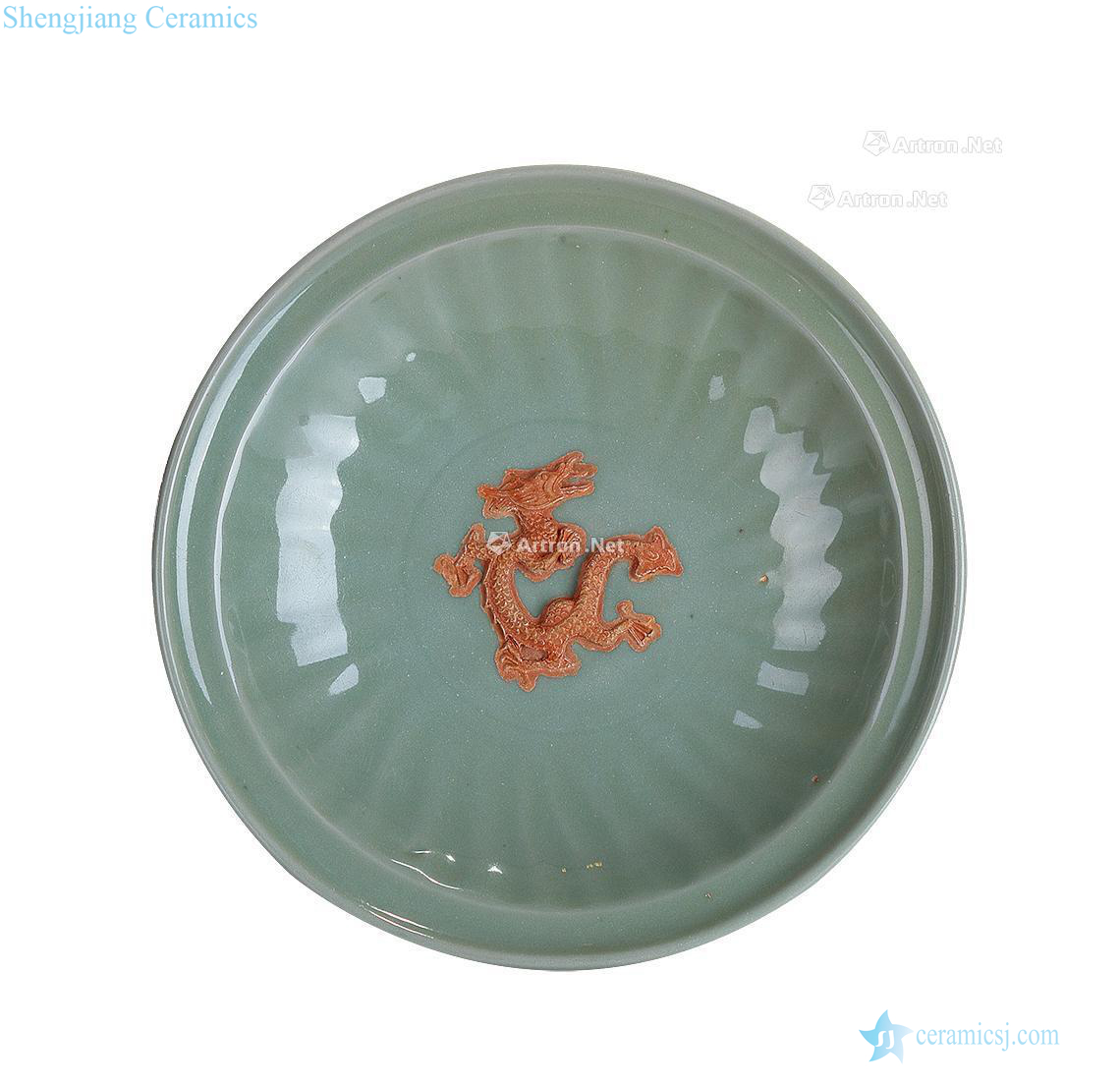 yuan Longquan green glaze plate (flying dragon in the day)
