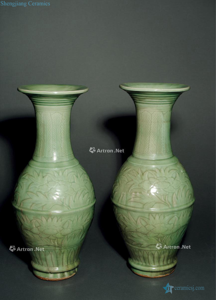 Ming dynasty, longquan celadon carved flower design (a)