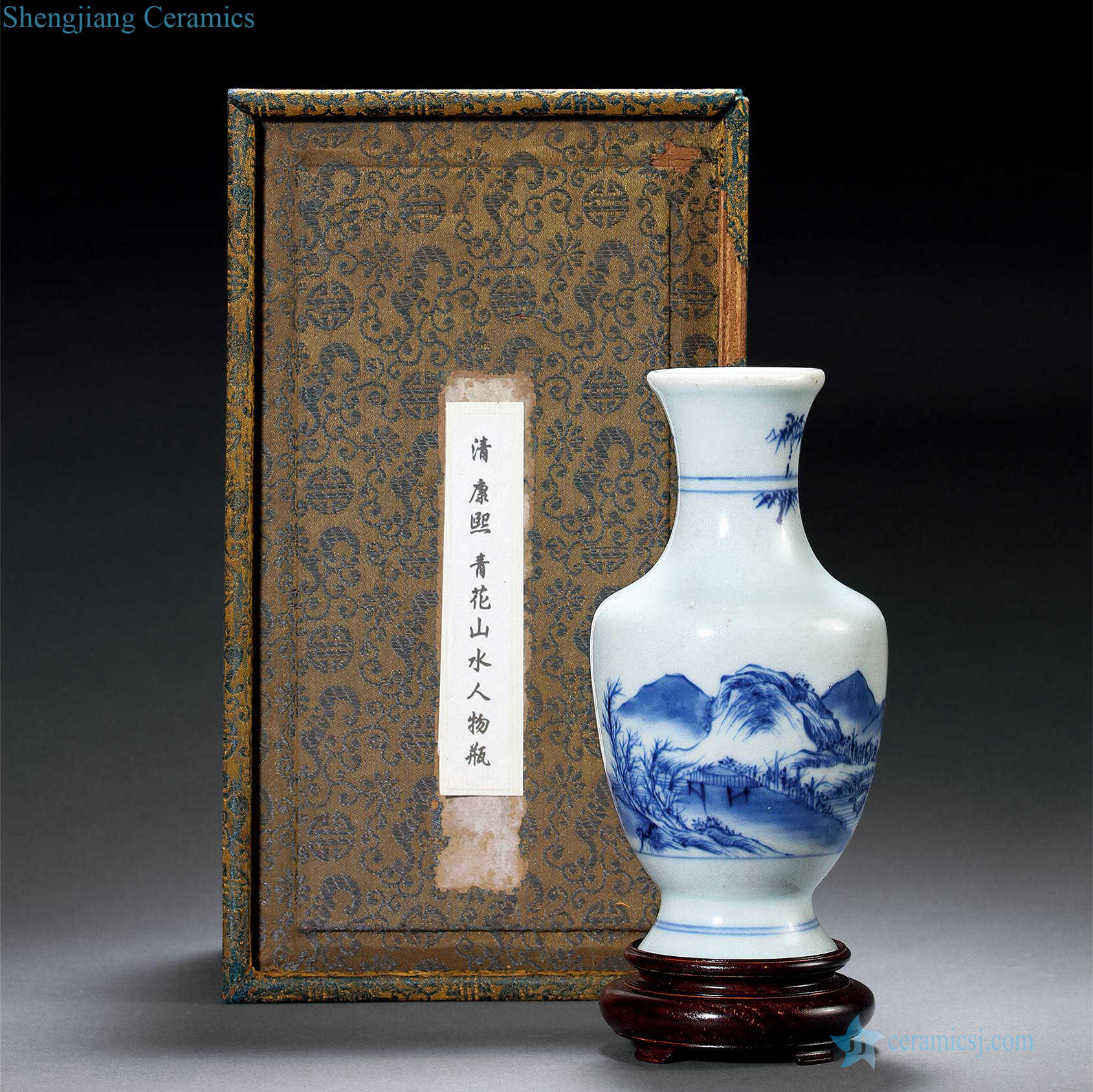 Qing yongzheng blue cross figure mouth bottle
