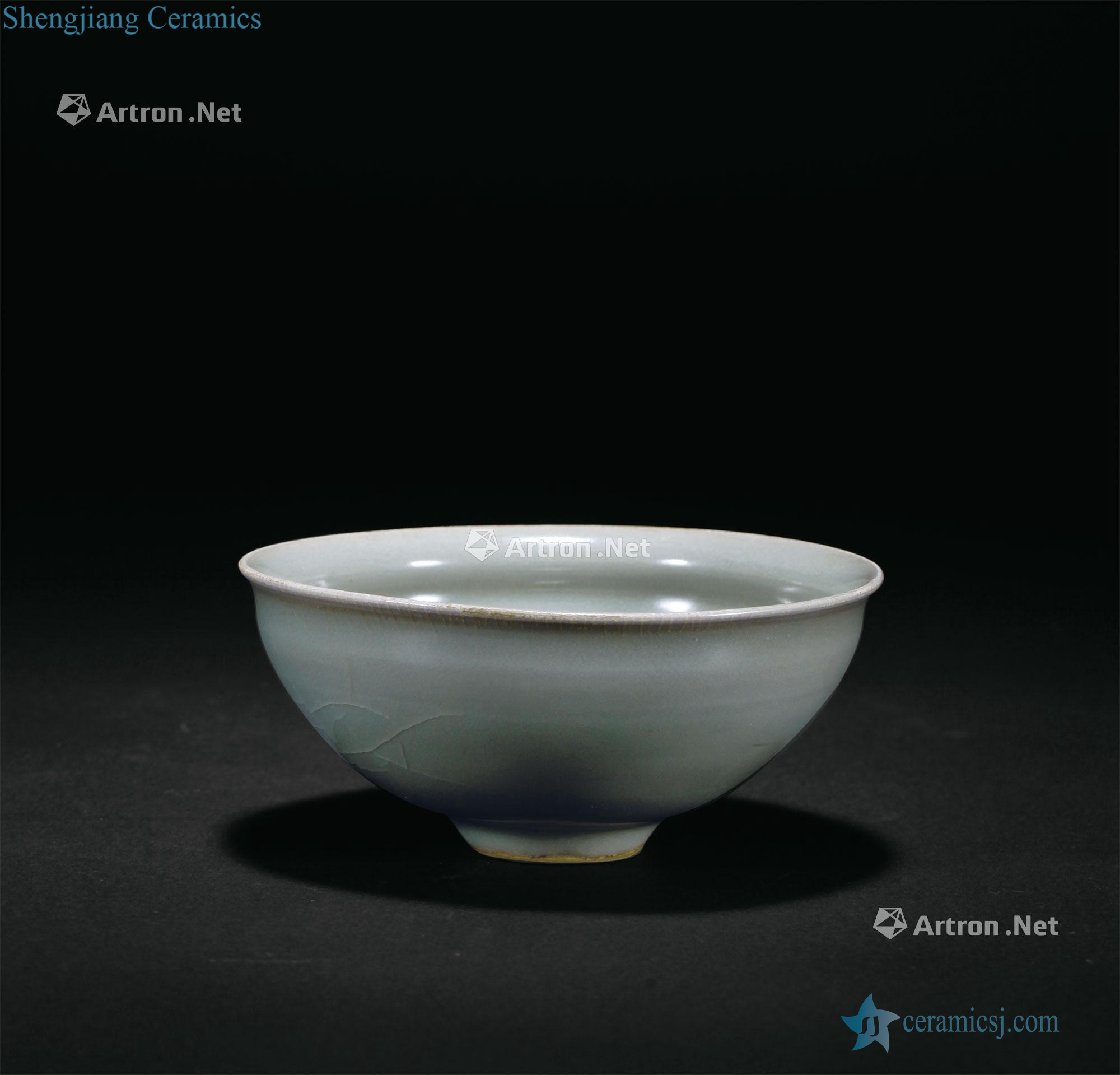 Ming Longquan celadon glaze beam mouth bowl