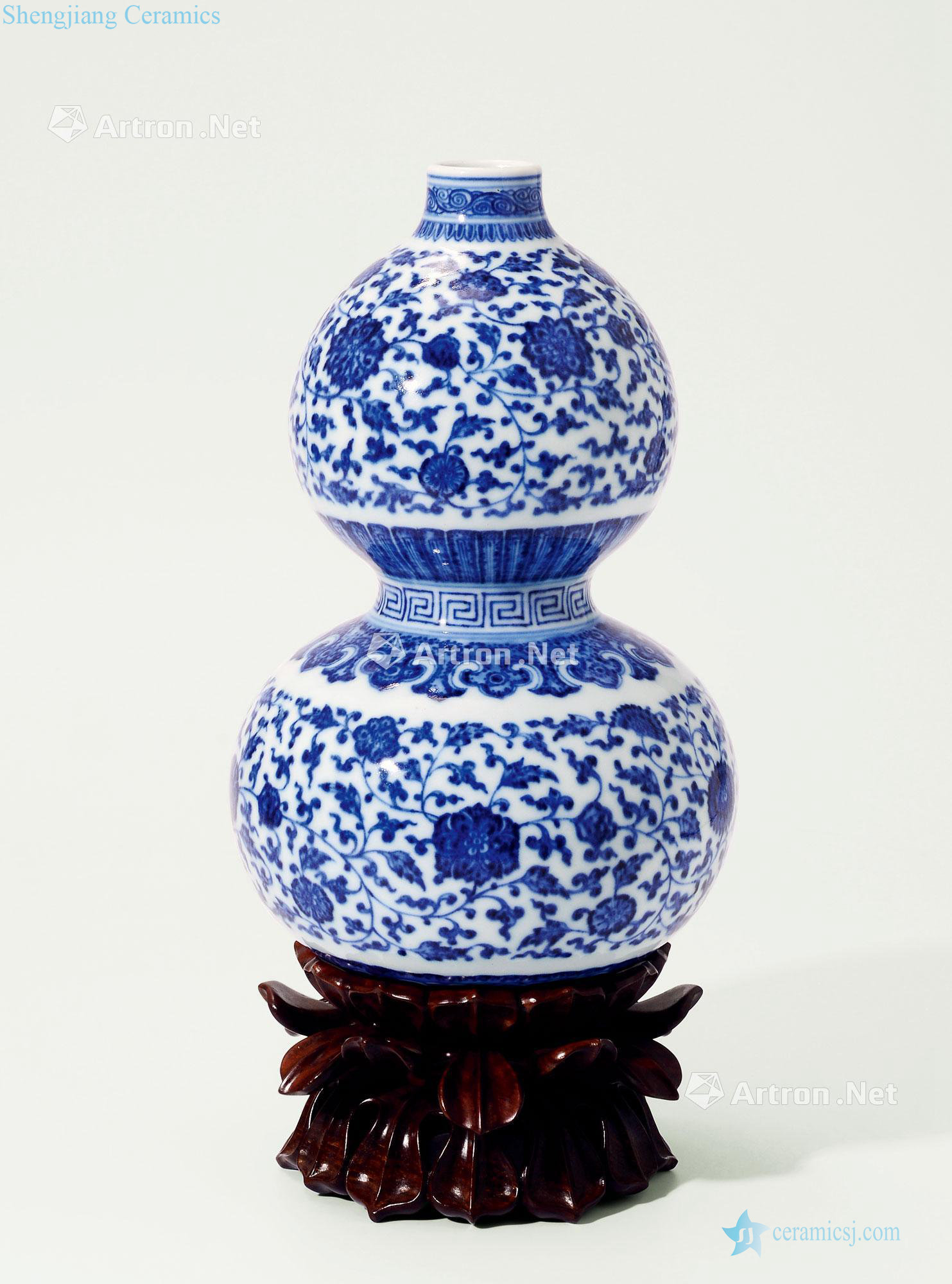 Qing yongzheng Blue and white flower grain gourd bottle wrapped branches