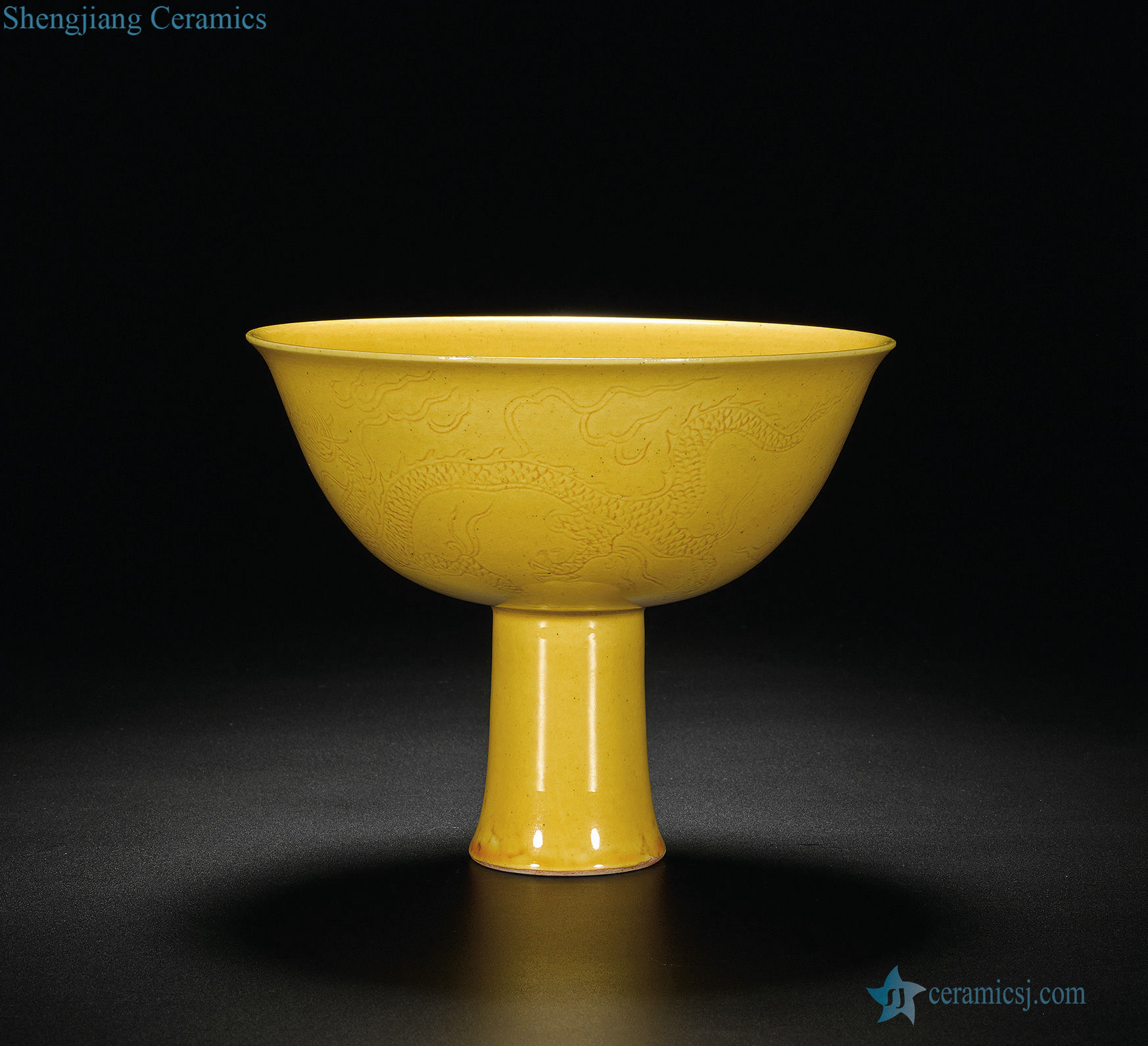 Ming hongzhi Yellow glaze ssangyong grain goblet