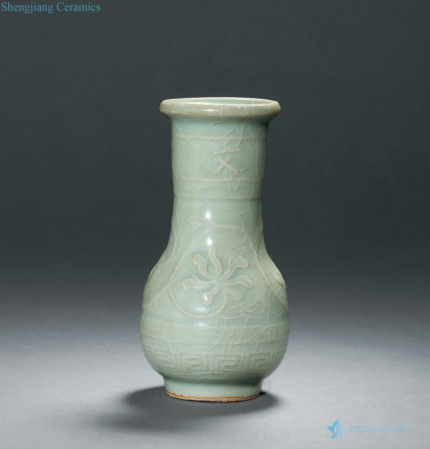 Ming dynasty longquan celadon vase "civil-military in both" seal