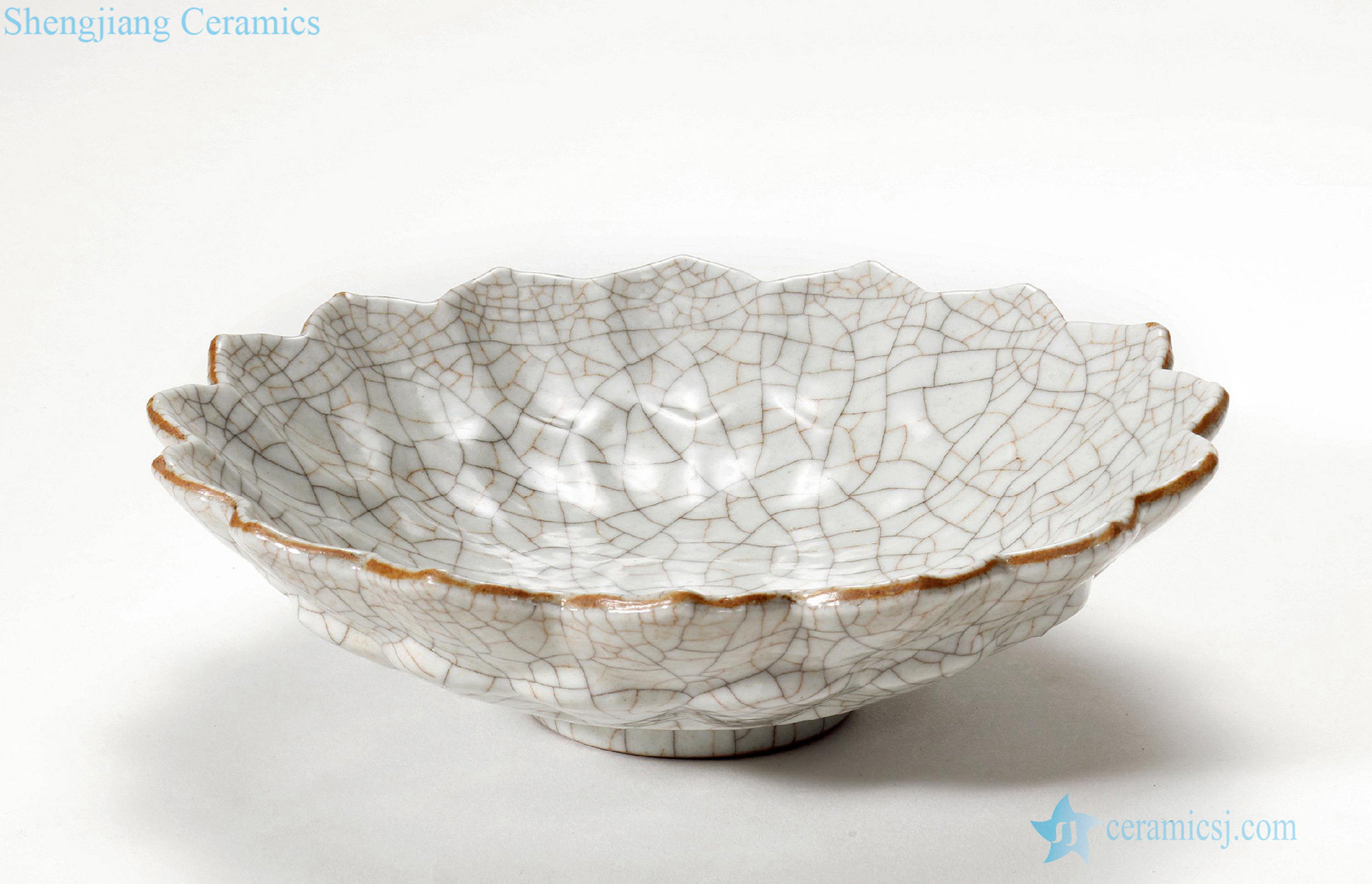 Ming wanli The elder brother of the glaze lotus-shaped plate