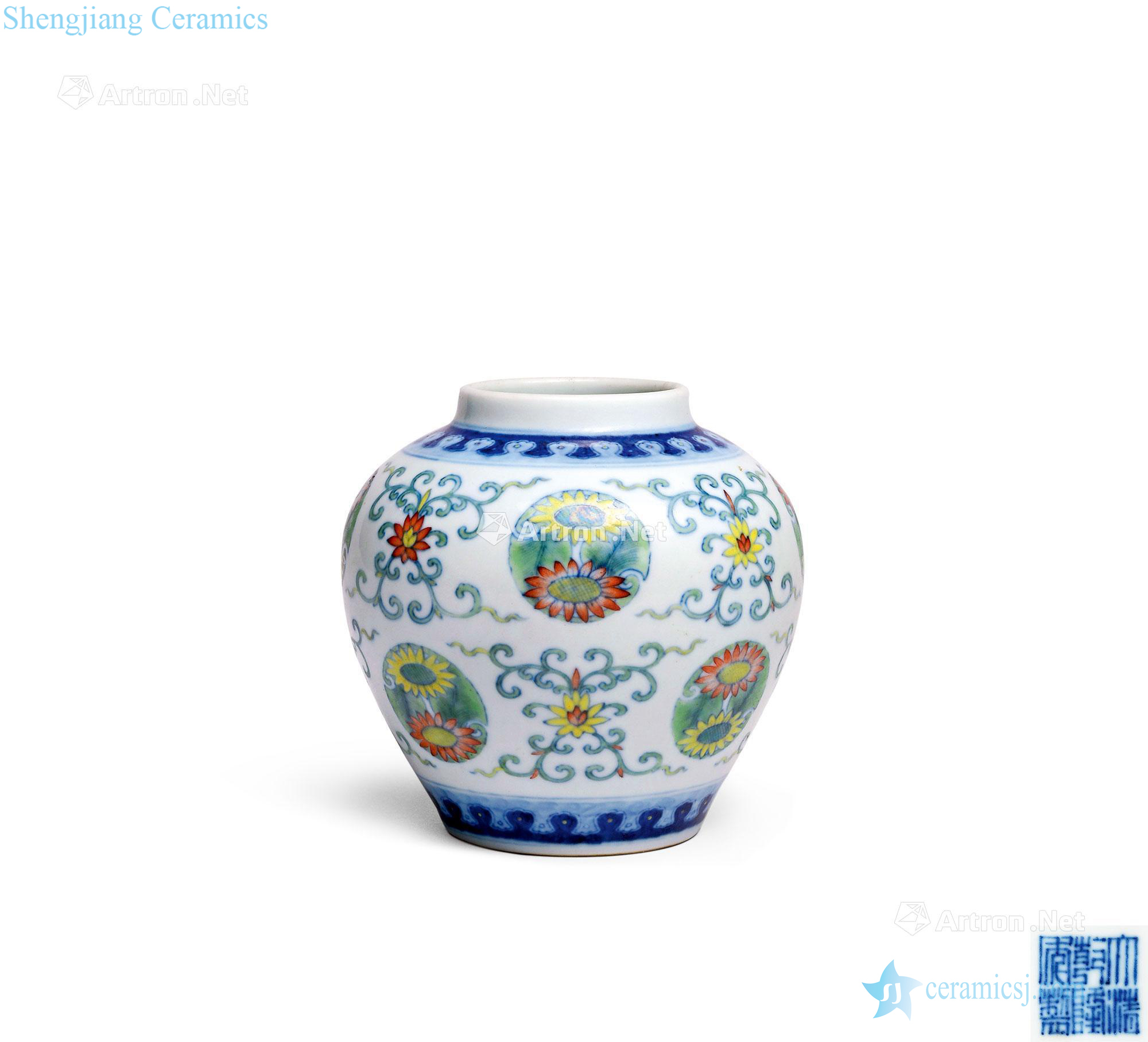 Qing qianlong bucket flat chrysanthemum canister