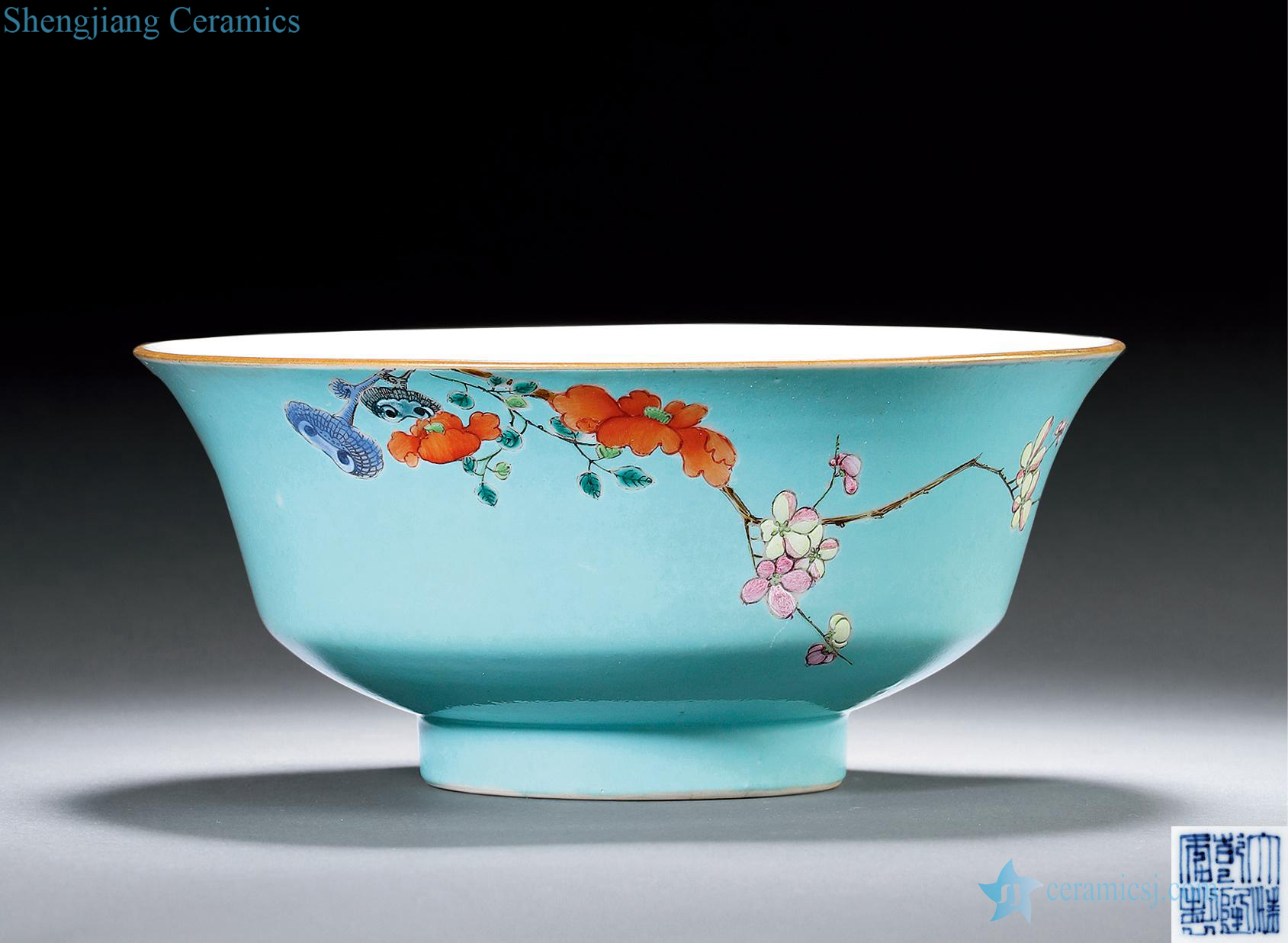 Qing qianlong hoard of green space in pastel flowers red bats or bowl