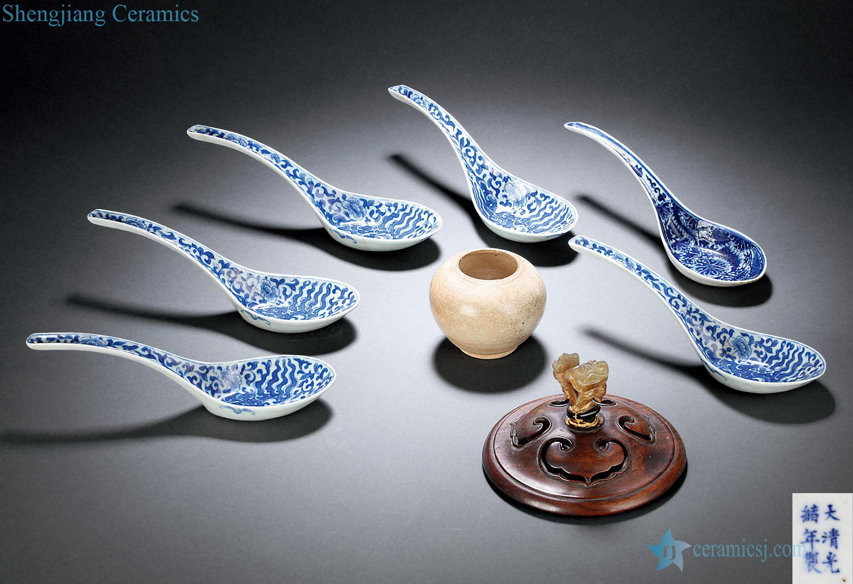 Ming - qing blue dragon grain lines spoon, small white glazed pot flowers, jade ruyi button mahogany cover (a total of eight pieces)