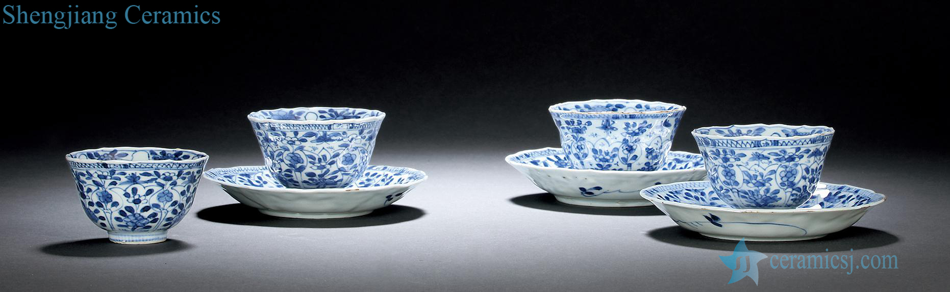 The qing emperor kangxi Blue and white painting of flowers and cups, tea tray (7)