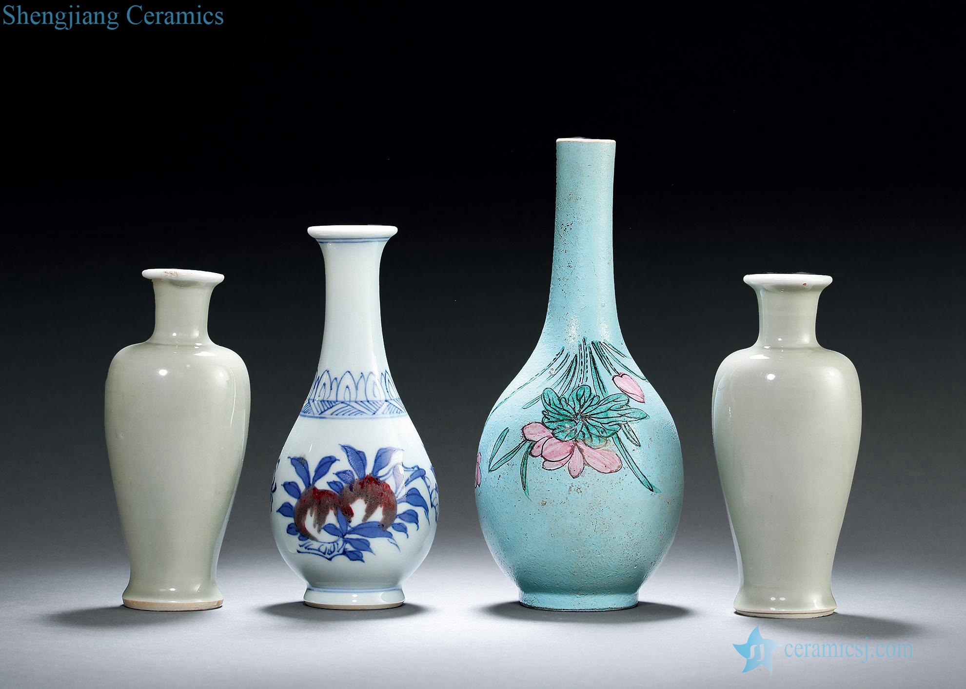 Mid qing qing glaze, blue and white, powder enamel bottle (four pieces)