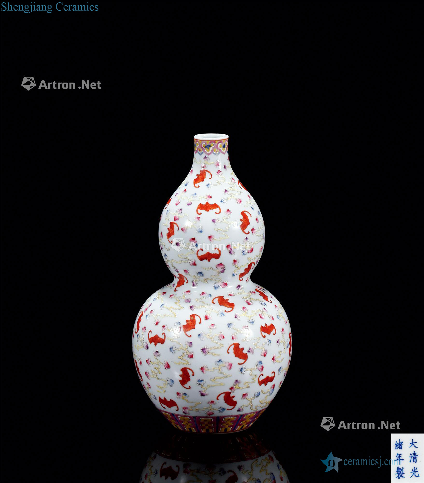 Qing guangxu Most pastel monkey gourd bottle