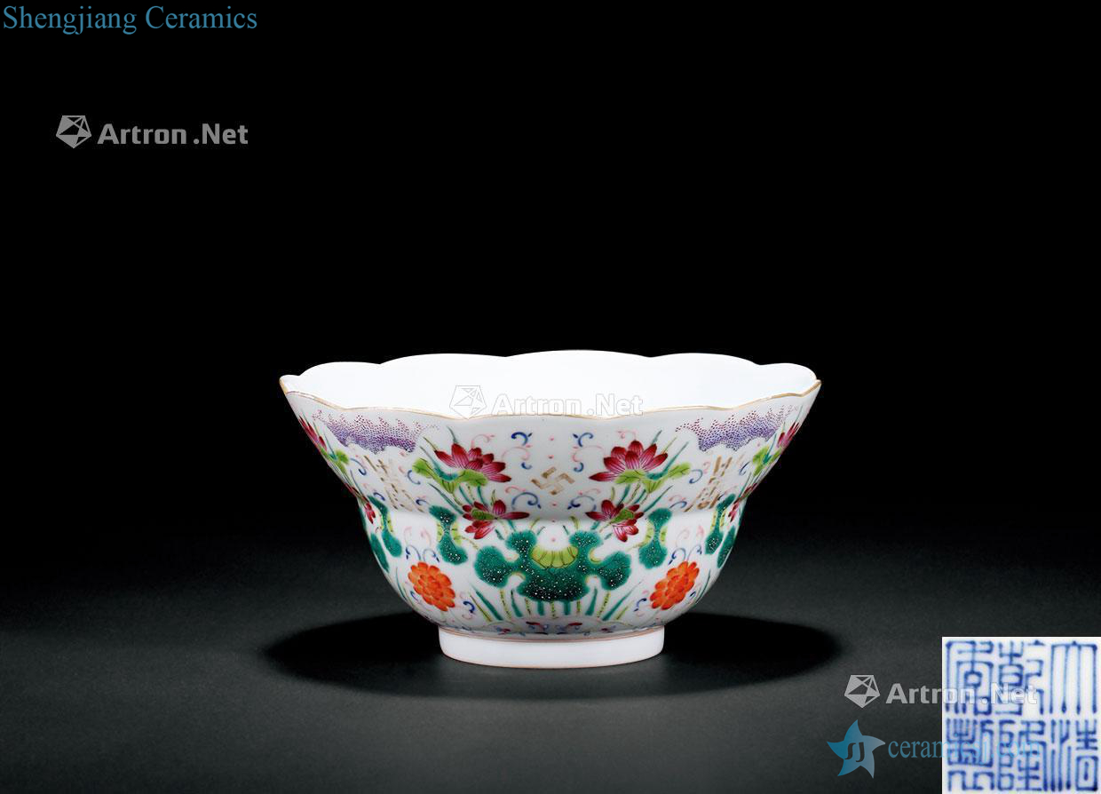 Clear pastel or lotus pattern bowl