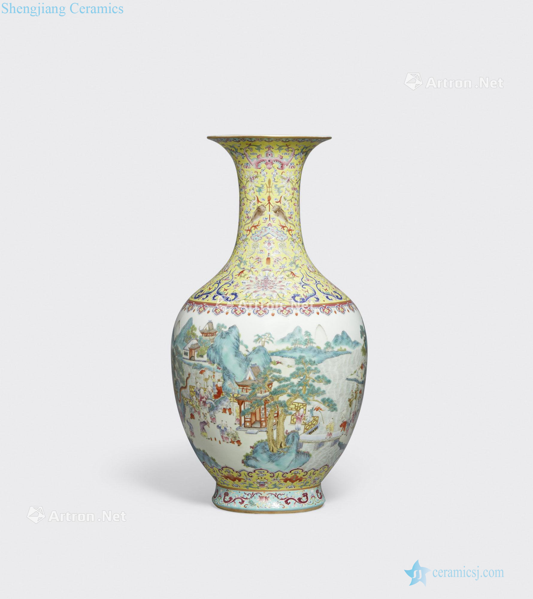 The newest the Qing/Republic period A FAMILLE ROSE ENAMELED PORCELAIN BALUSTER VASE