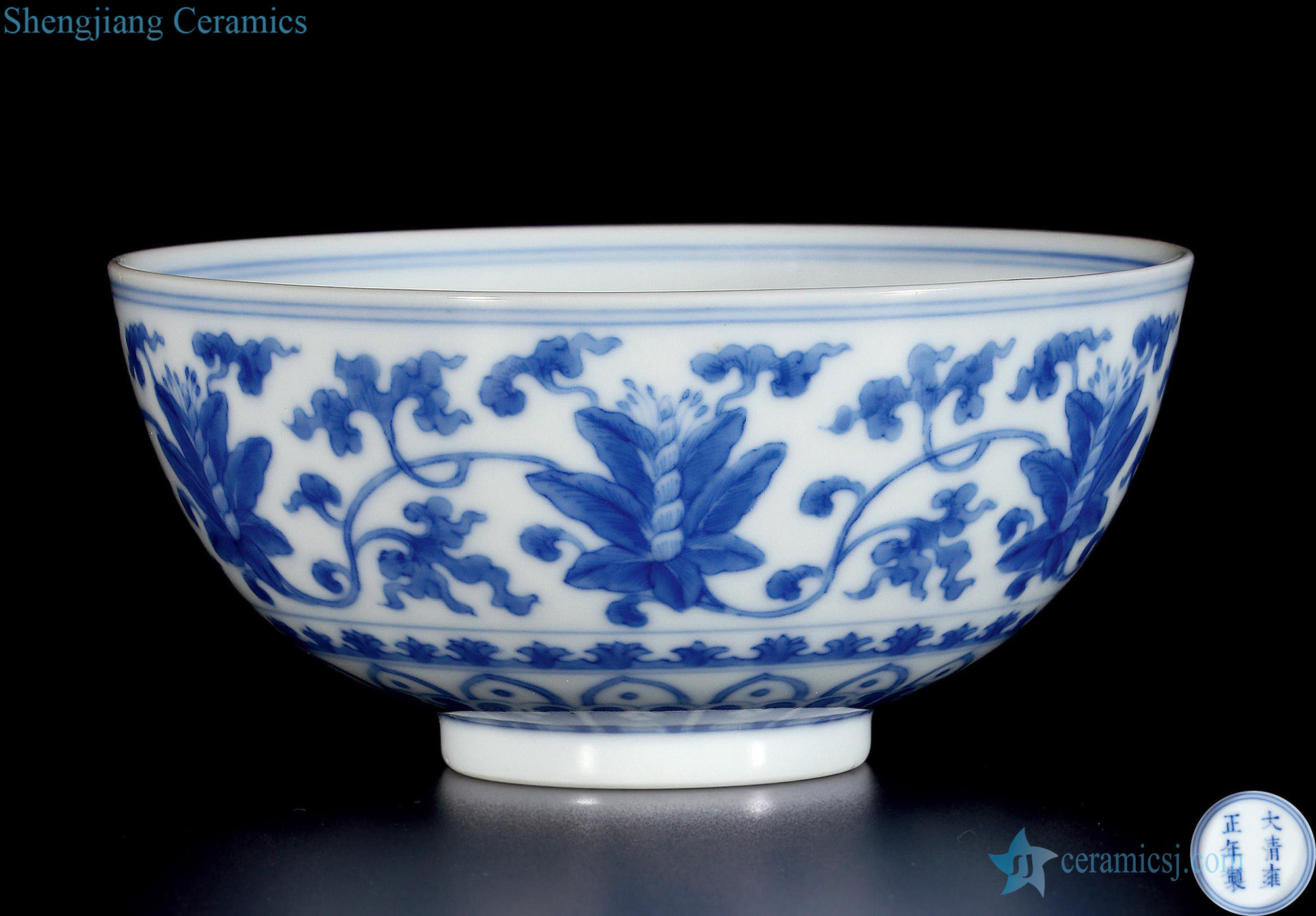 Qing yongzheng Blue and white bowl bound branch decorative pattern