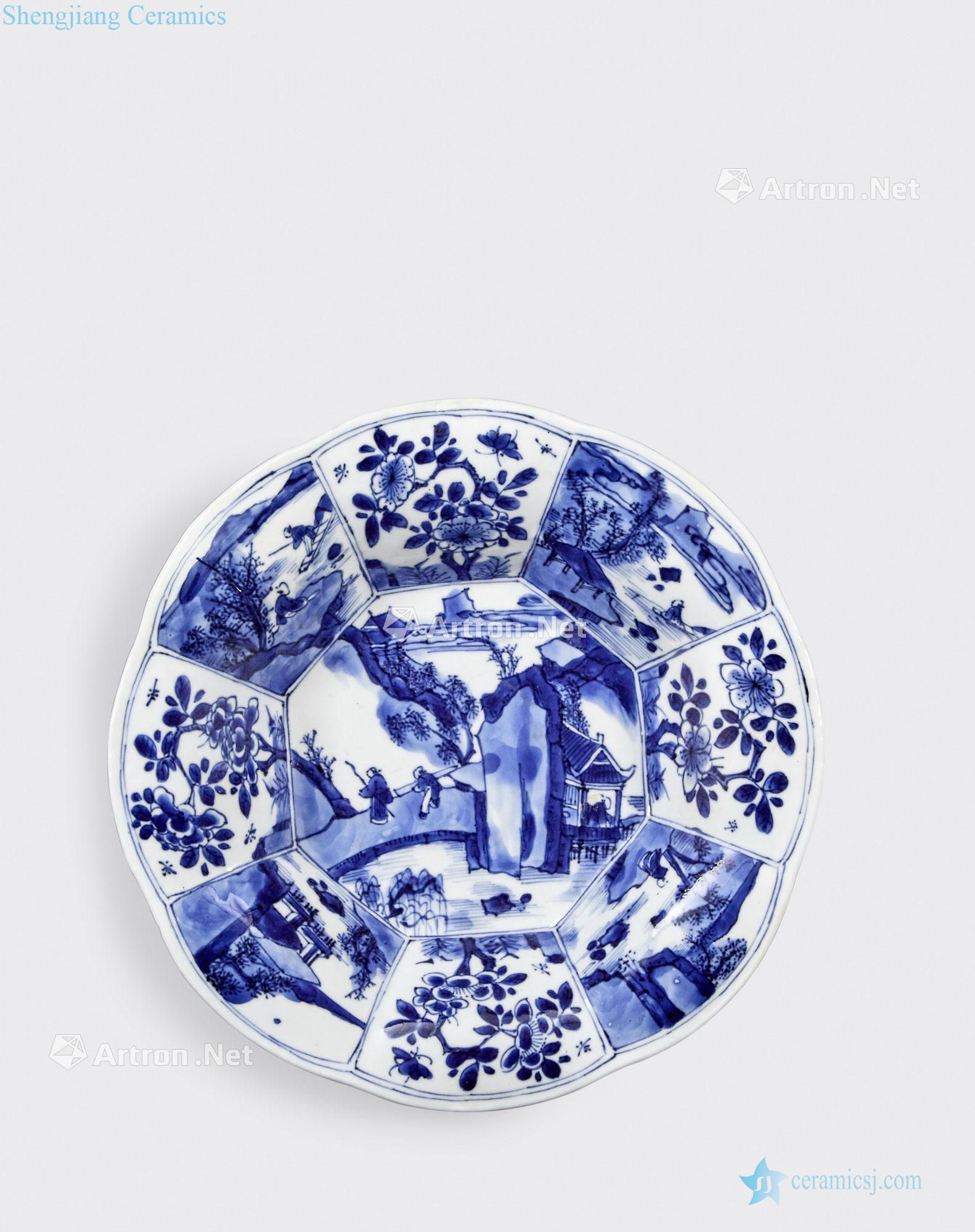 Kangxi period A BLUE AND WHITE FLORIFORM DISH