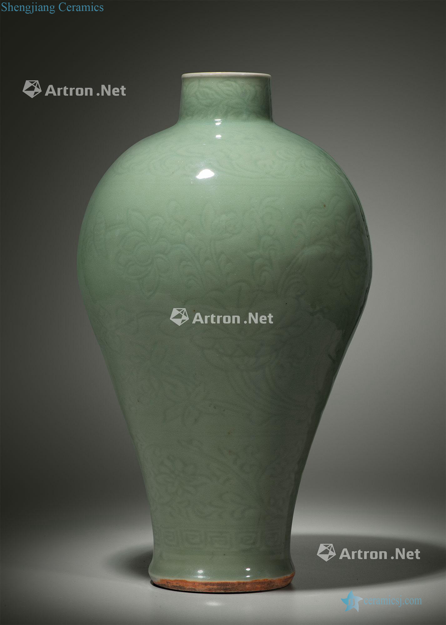 Ming yongle Longquan celadon green glaze dark carved lotus flower grain mei bottle