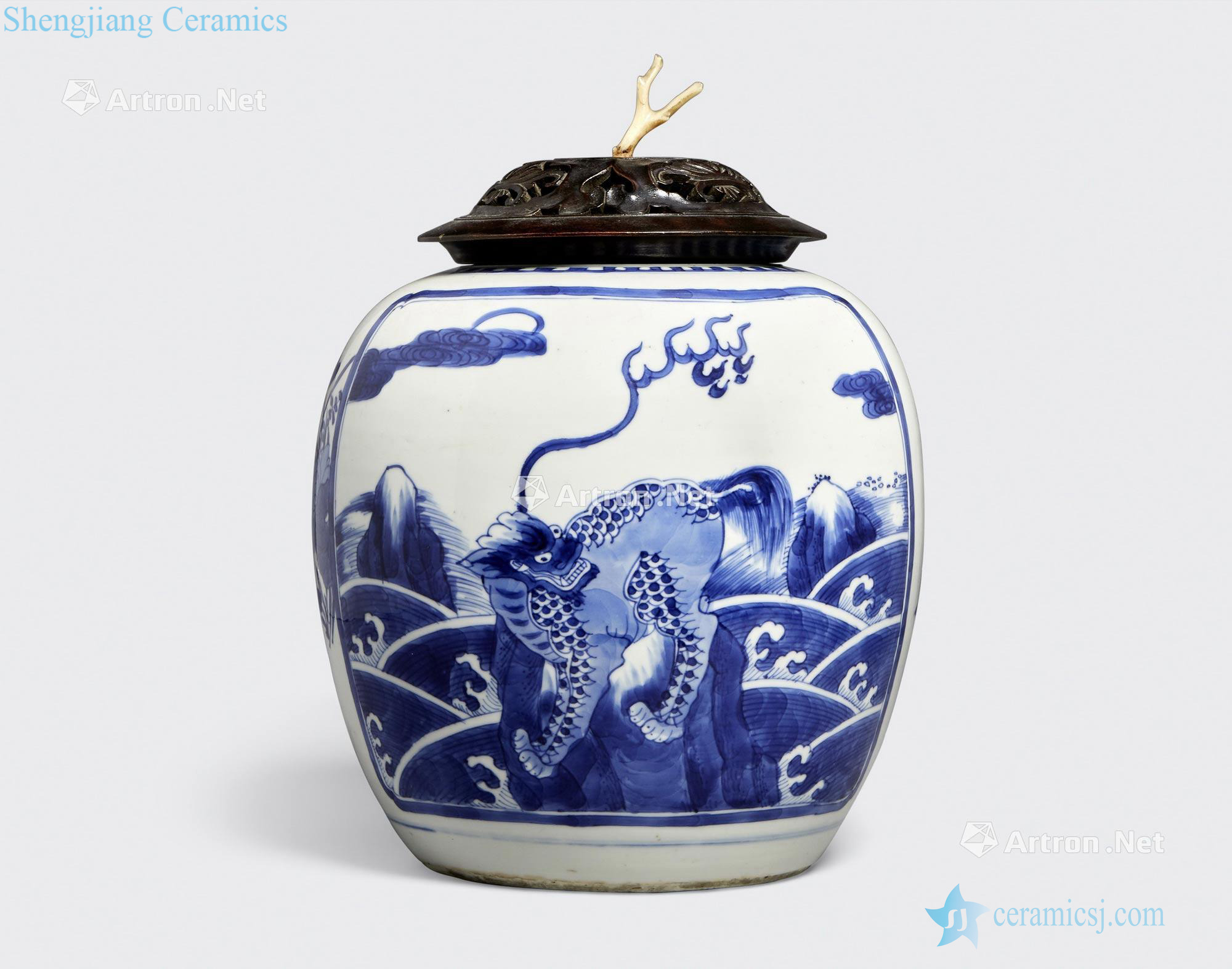 Kangxi period A BLUE AND WHITE PORCELAIN GINGER JAR