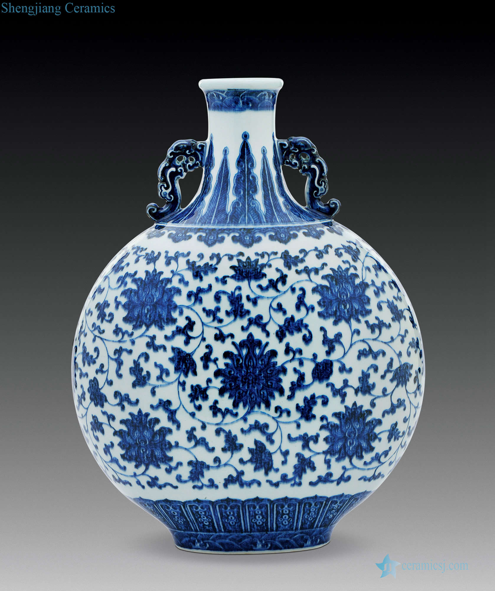Qing qianlong Blue and white lotus flower grain dragon ear on the bottle