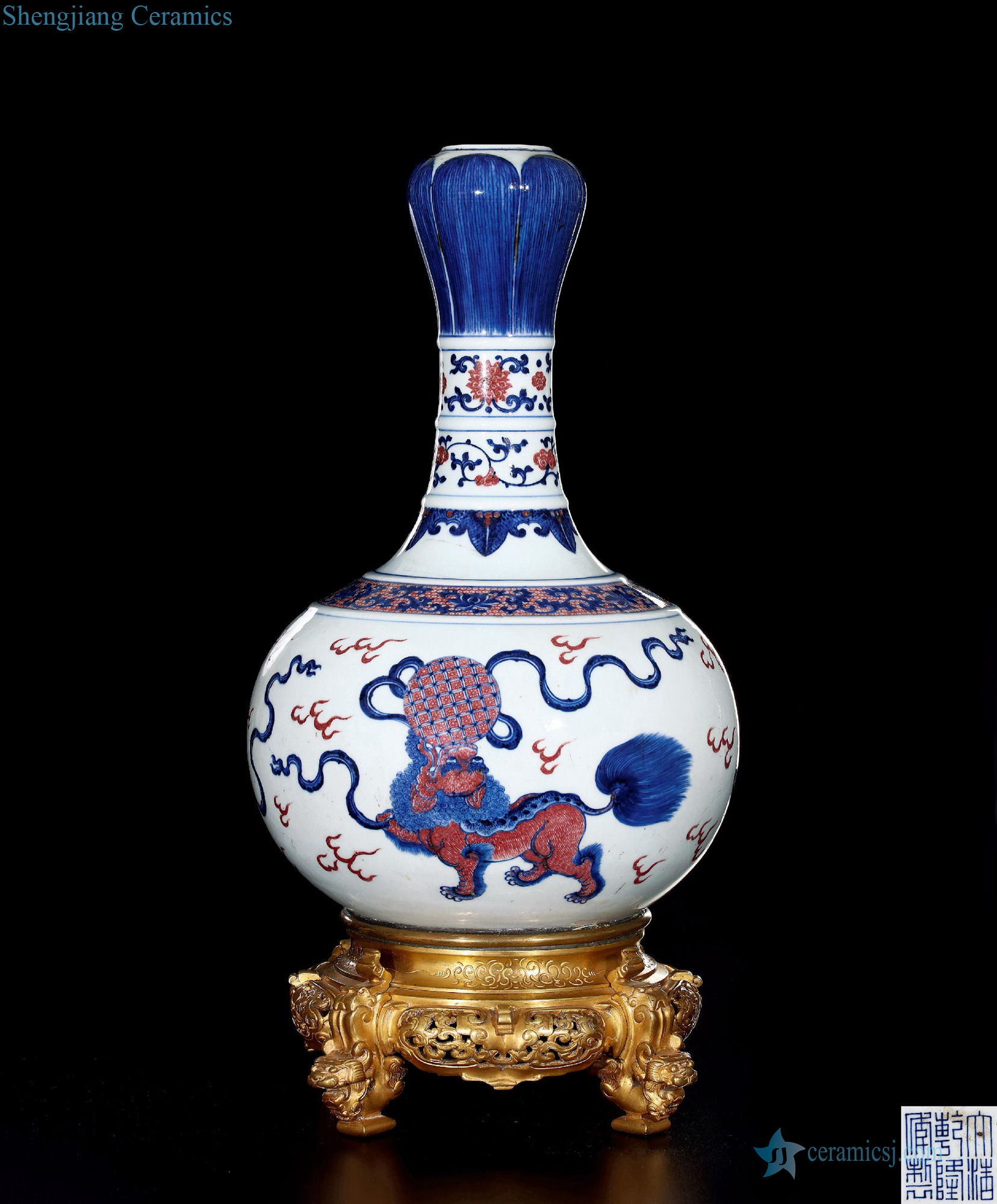 Qing qianlong Blue and white youligong lion ball bottle of garlic