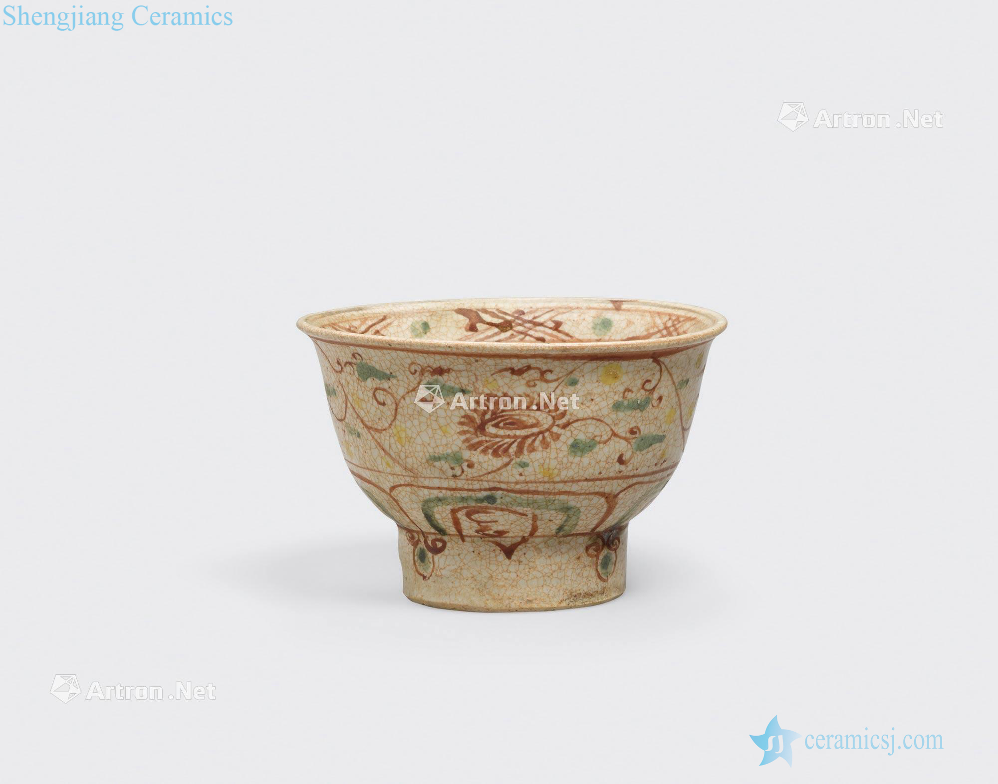 Le dynasty, 15 th/16 th century A TALL FOOTED BOWL WITH POLYCHROME ENAMEL DECORATION