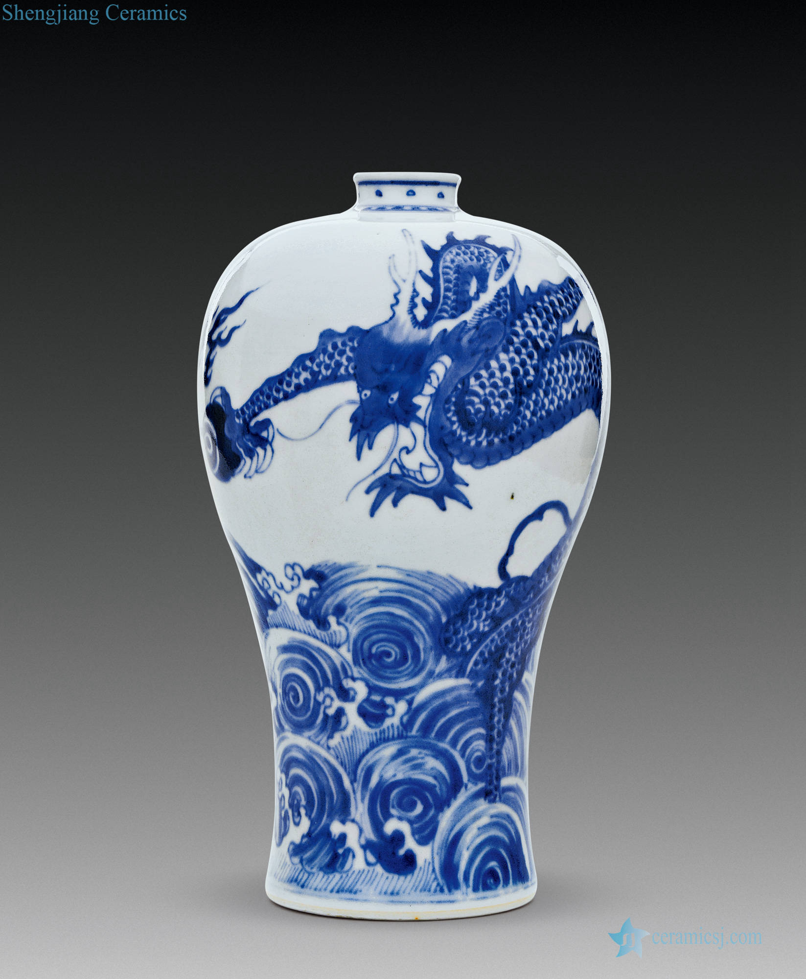 The qing emperor kangxi Blue sea dragon bottle