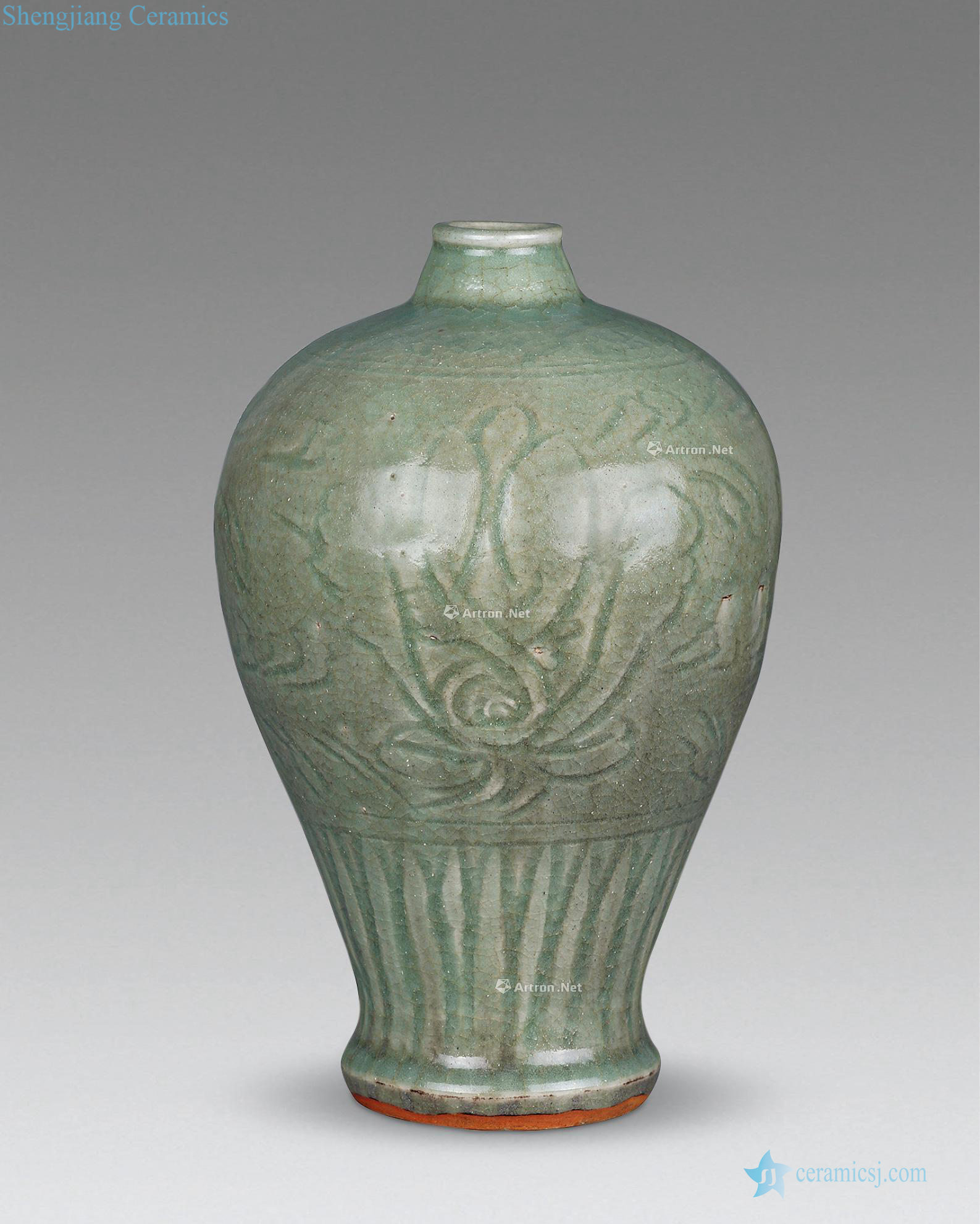Ming Longquan celadon hand-cut plum bottle (a)
