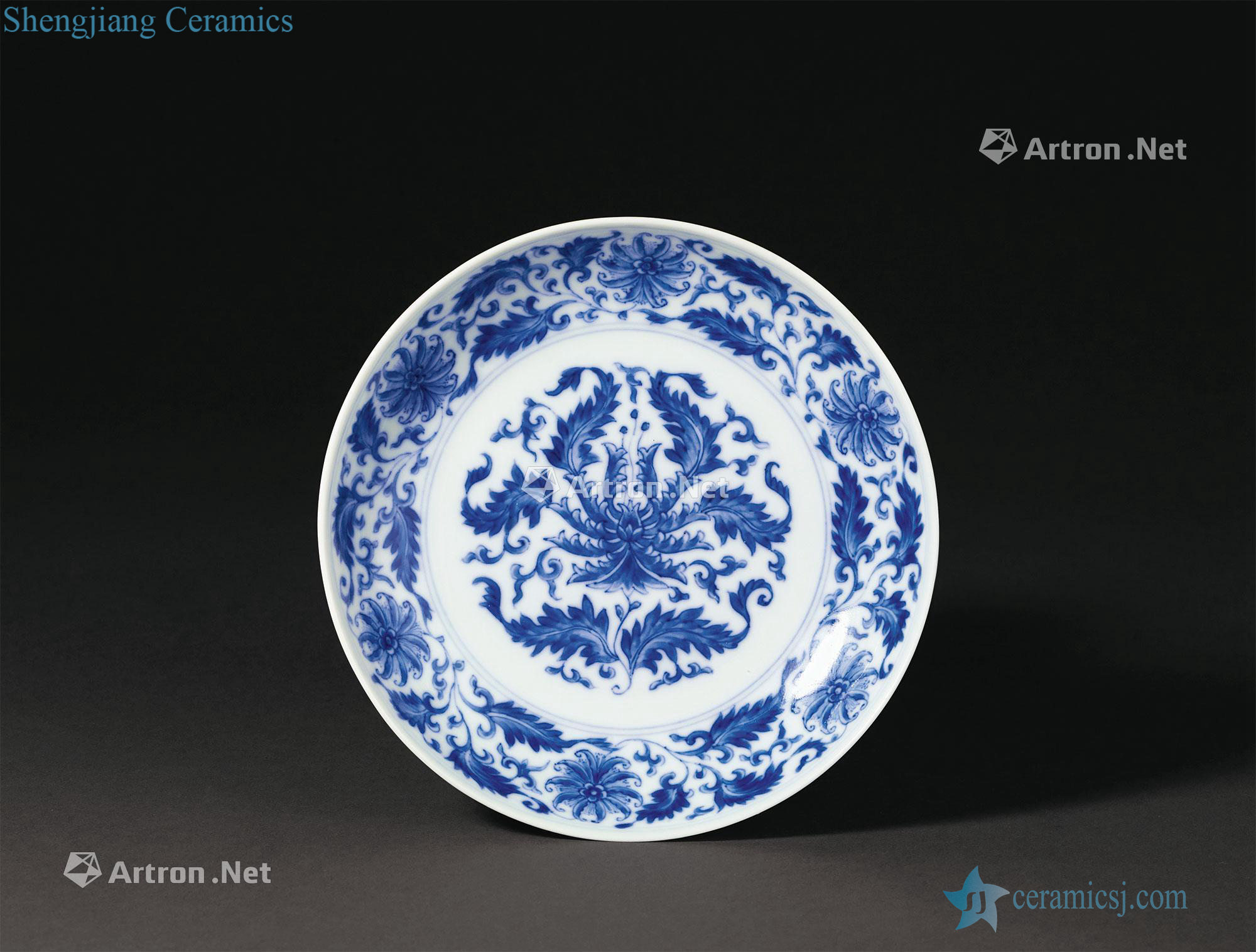 Qing yongzheng Blue and white tie up passion fruit tray