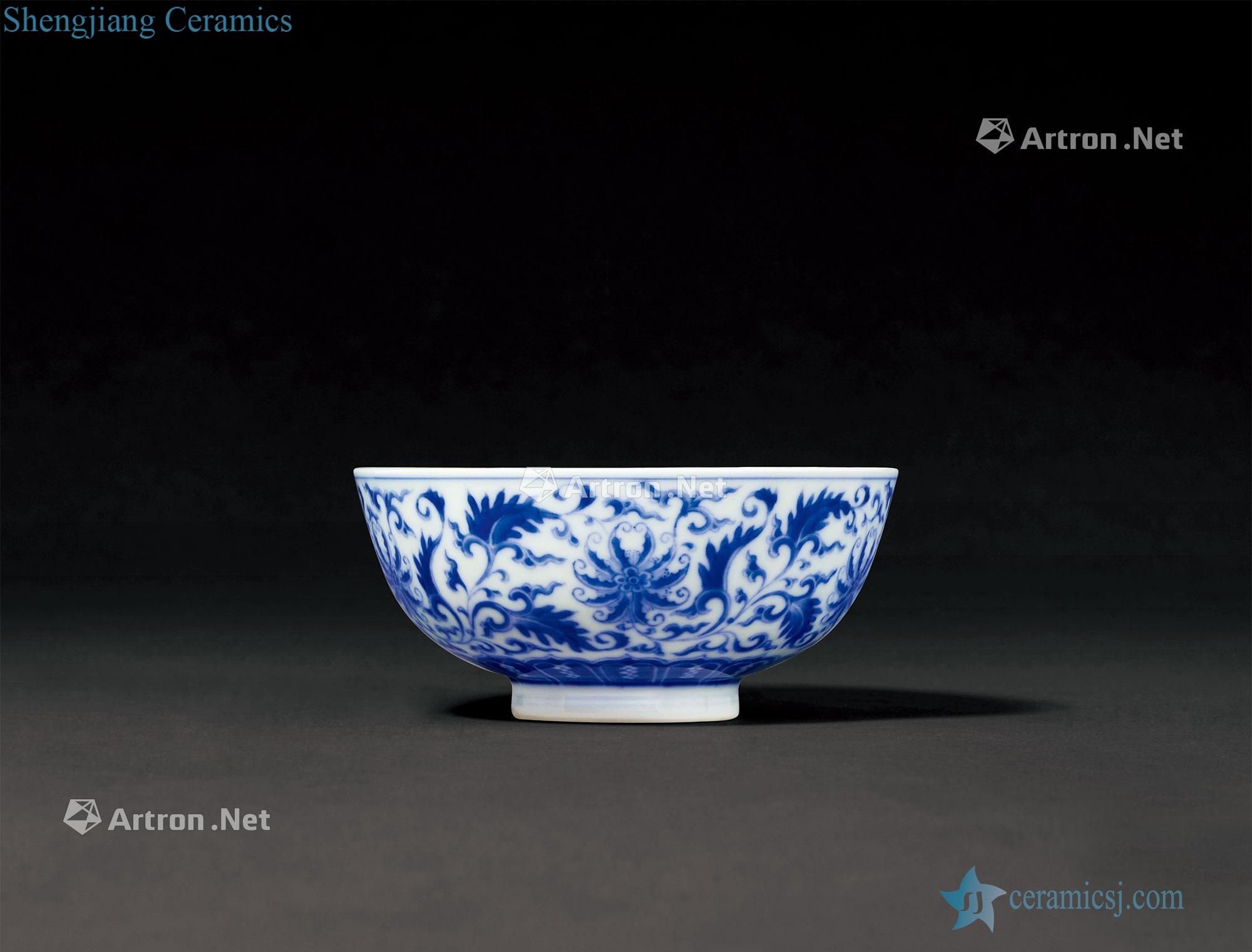 Qing yongzheng Blue and white tie up branch passionflower green-splashed bowls