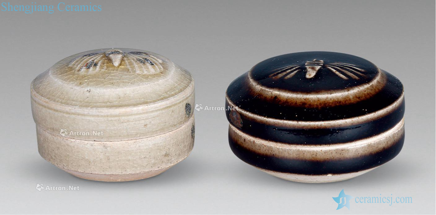 Song black celadon glaze stipple incense boxes (a pair of two)