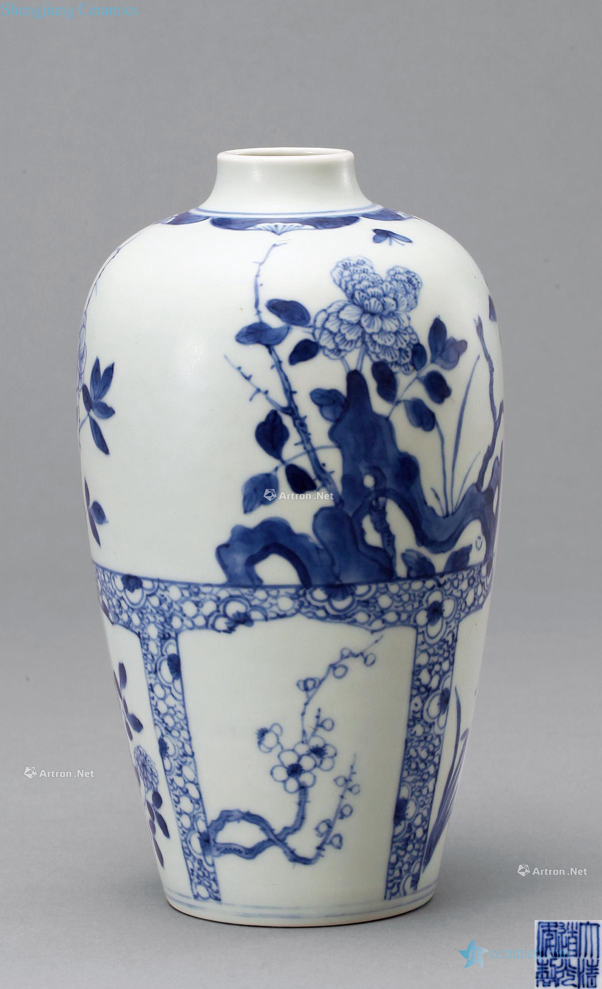 Qing daoguang Blue and white four seasons flower bottle
